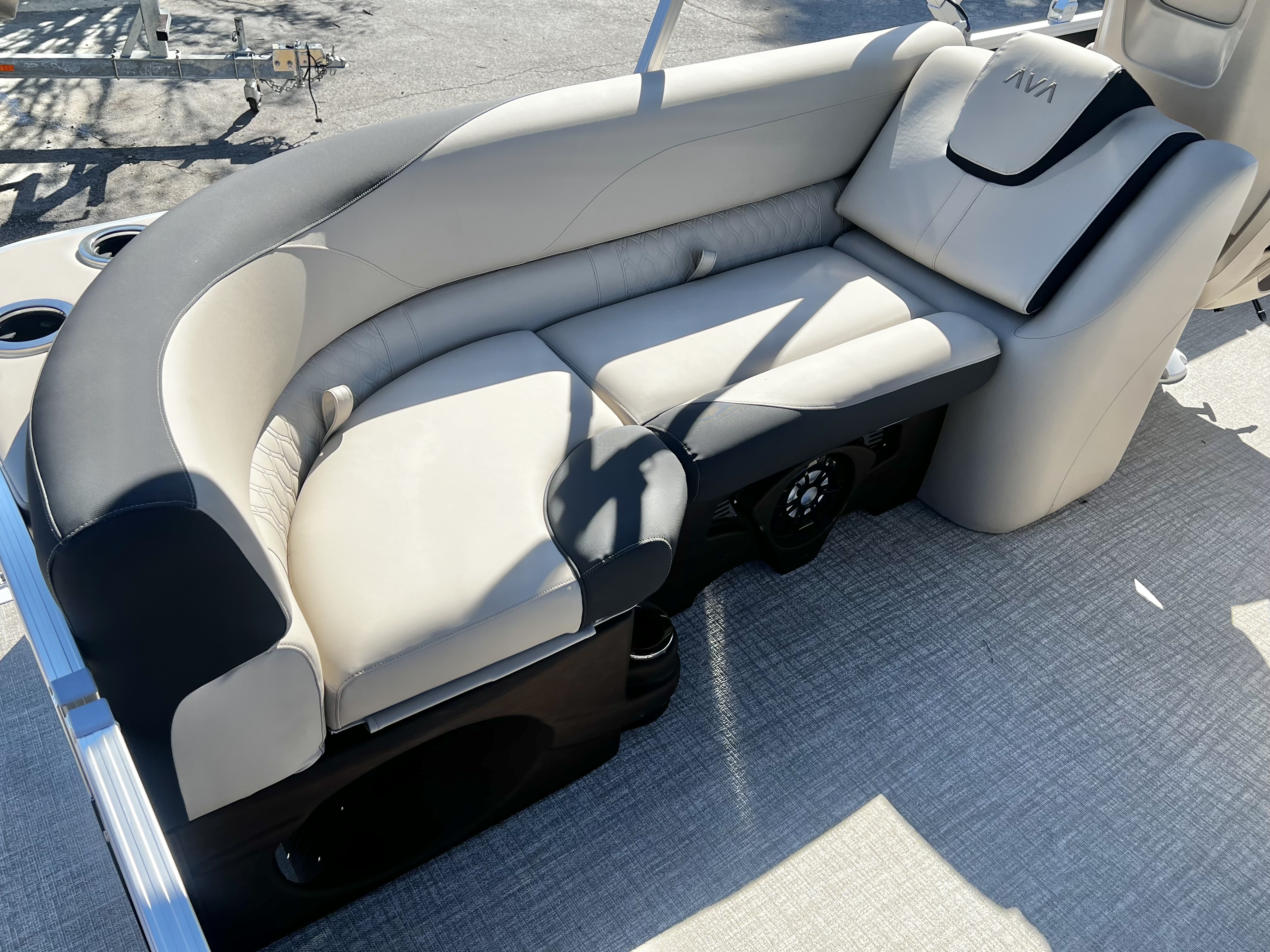 2026 Avalon LSZ 23' Quad Lounge Triple-Toon - IN STOCK -  $73,559