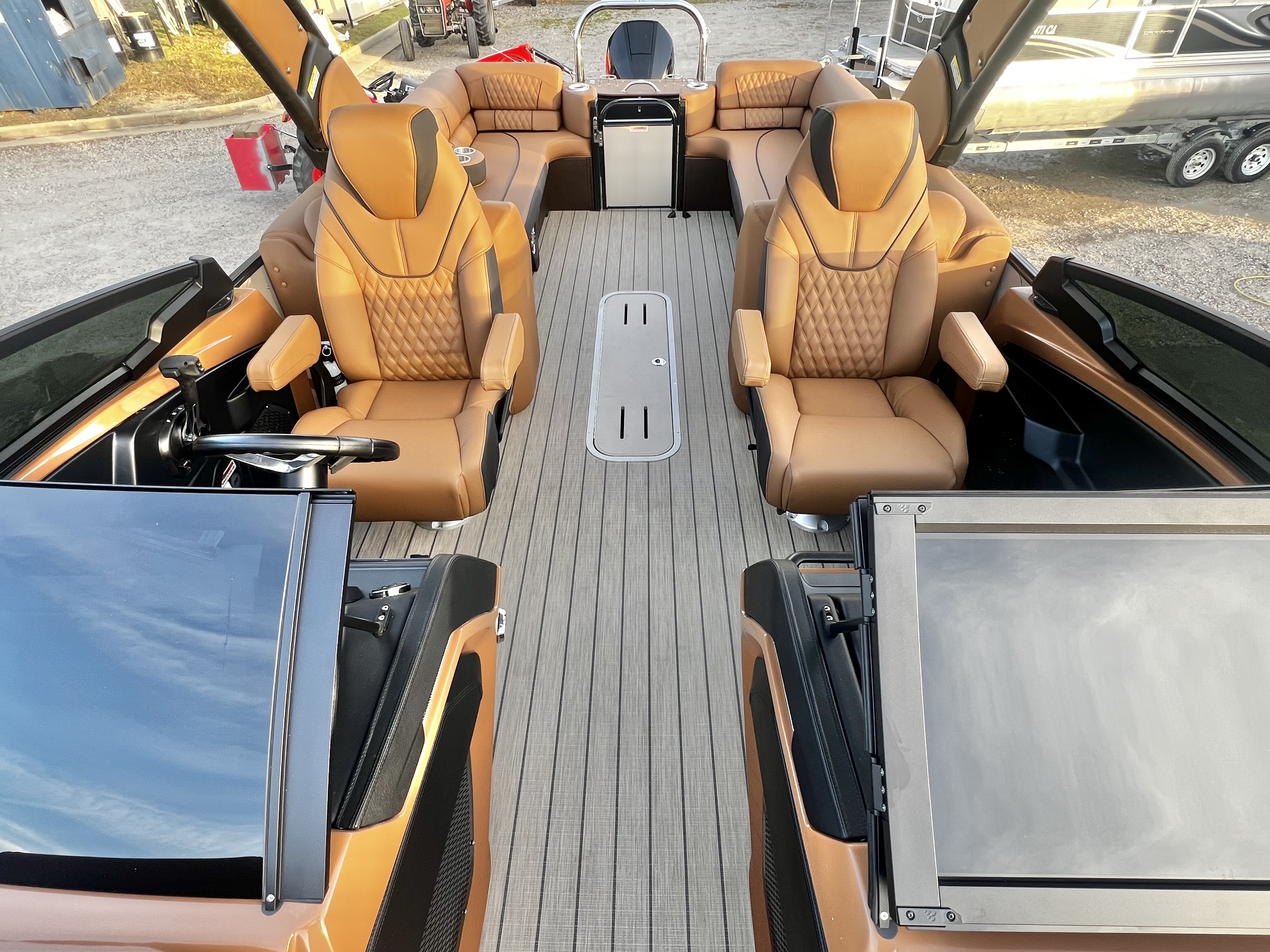 2026 Avalon Catalina 25' Quad Lounge Windshield Triple-Toon - IN STOCK - $123,990