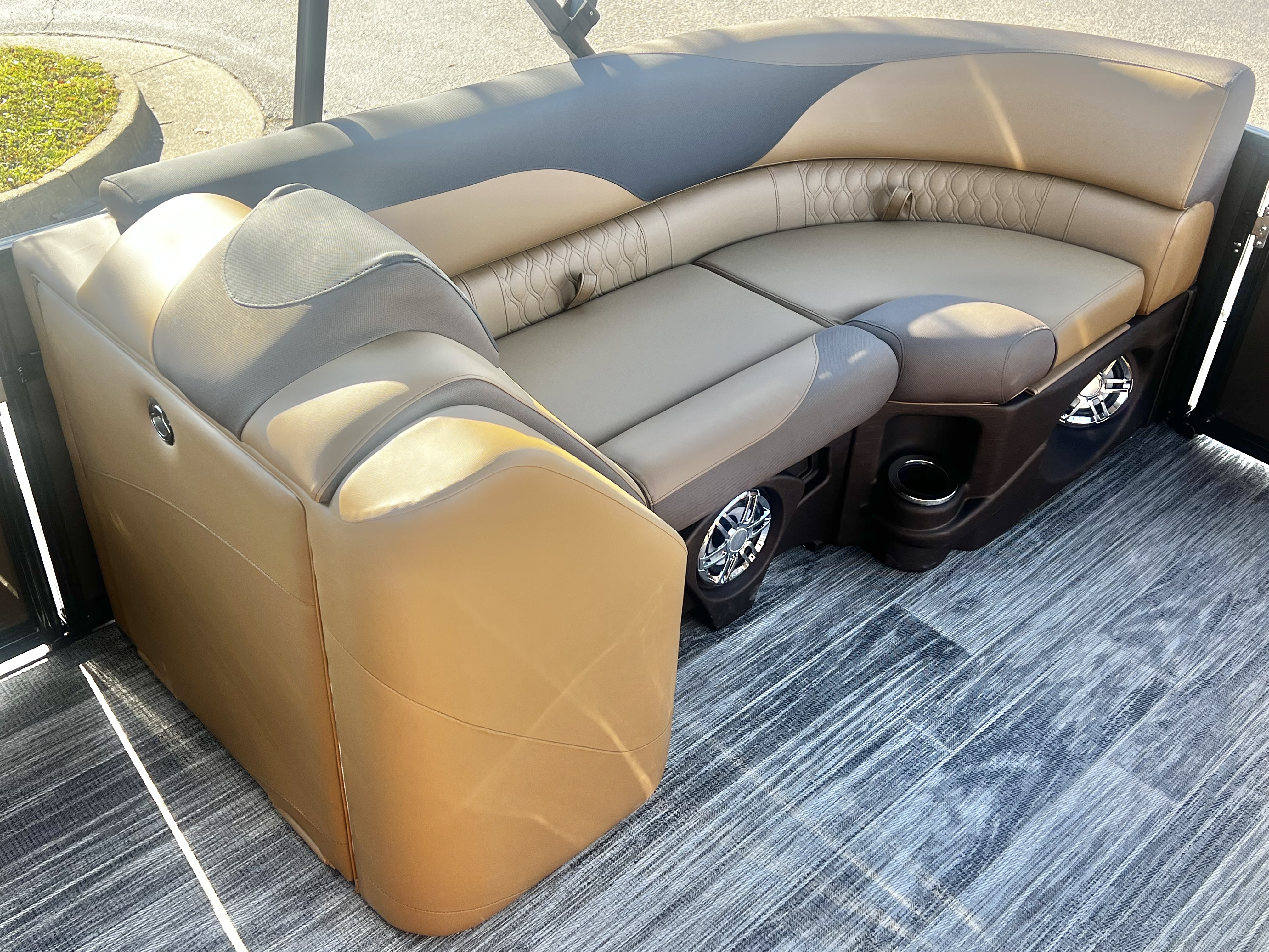 2026 Avalon LSZ 23' Entertainer Triple-Toon - IN STOCK - $70,458