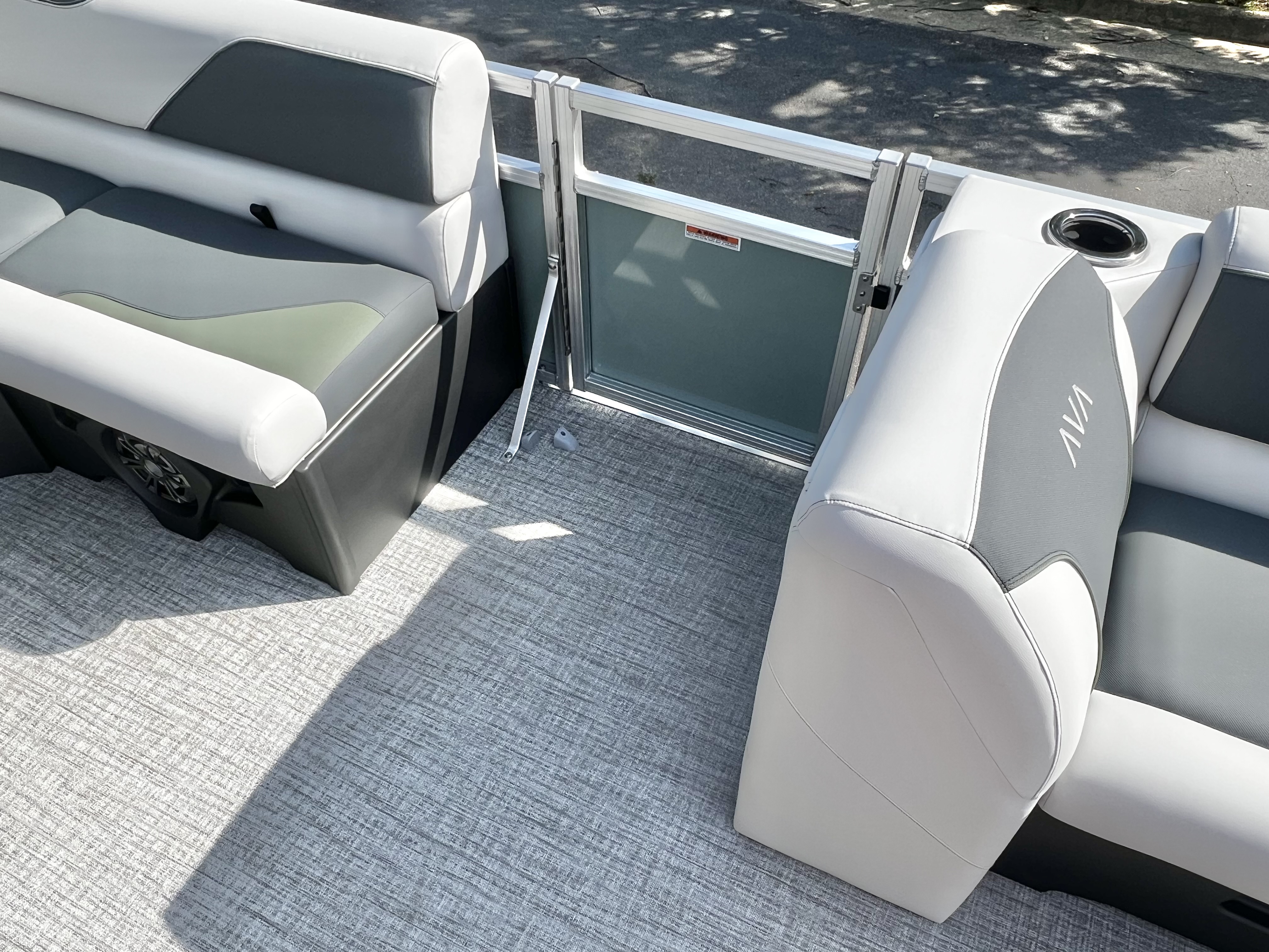 2027 Avalon Venture 85 23' Rear Fish Triple-Toon