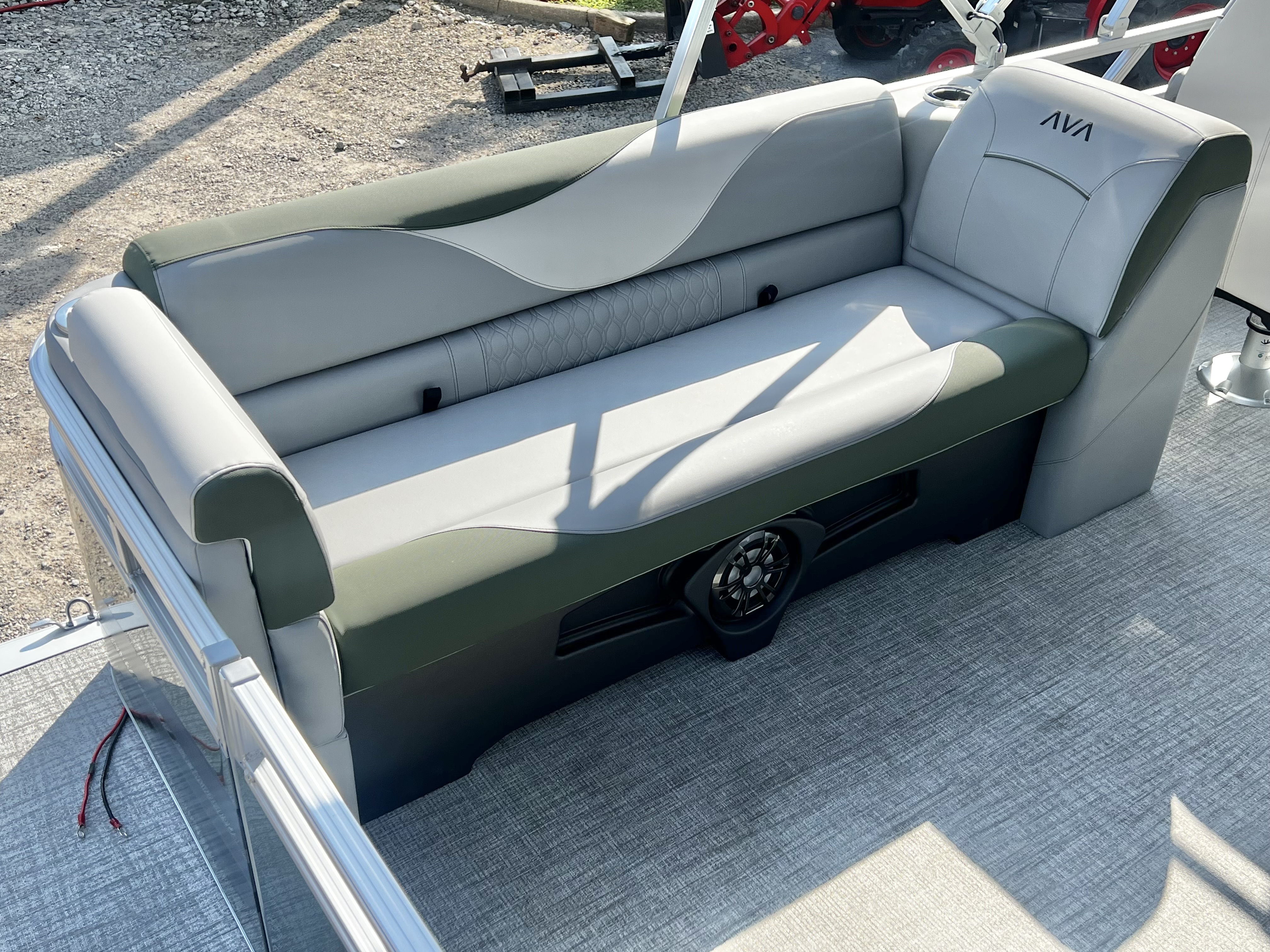 2027 Avalon Venture 85 23' Quad Lounge