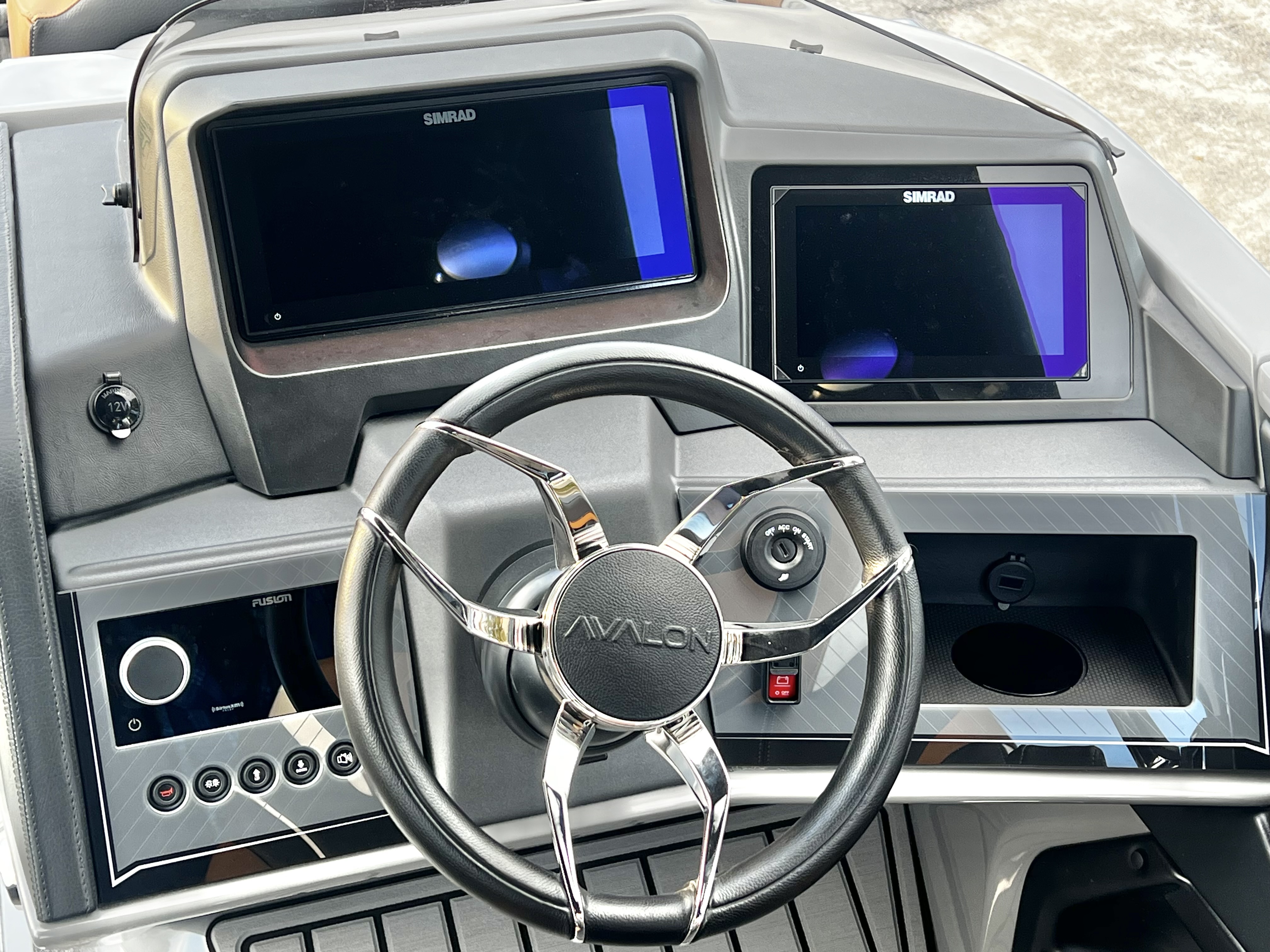 2026 Avalon Excalibur LTD 25' Flex Lounge Triple-Toon - IN STOCK - $154,718