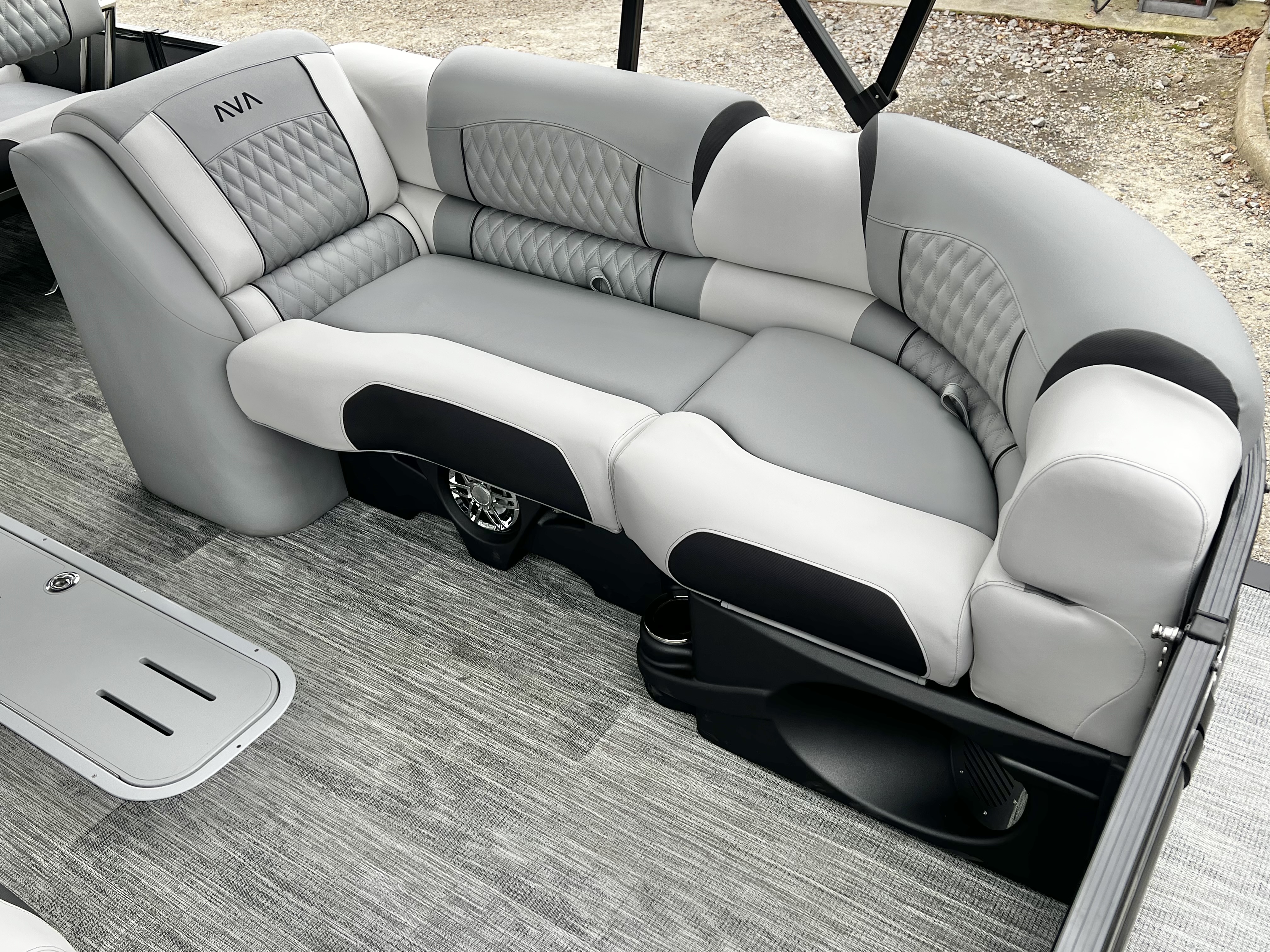 2026 Avalon Catalina 25' Entertainer Triple-Toon - IN STOCK - $109,467