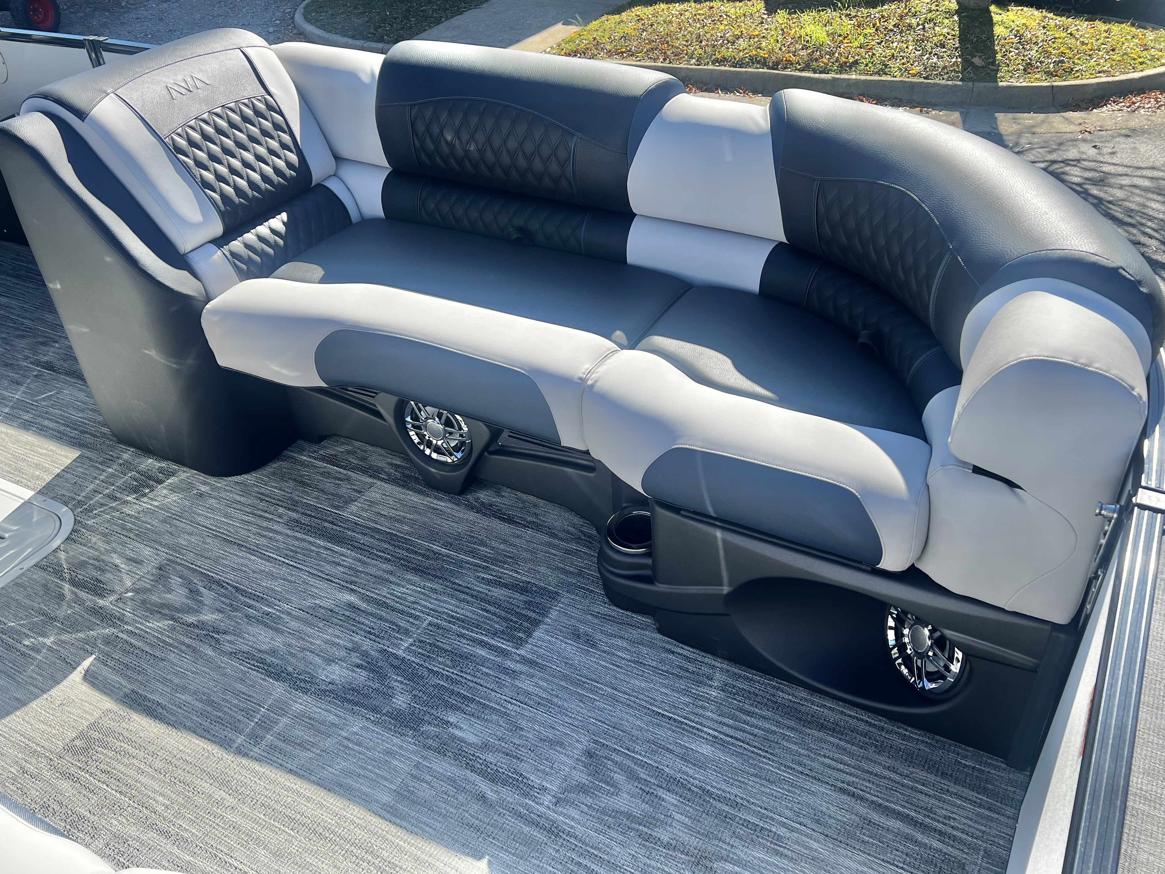 2026 Avalon Catalina 23' Versatile Rear Bench Triple-Toon - IN STOCK