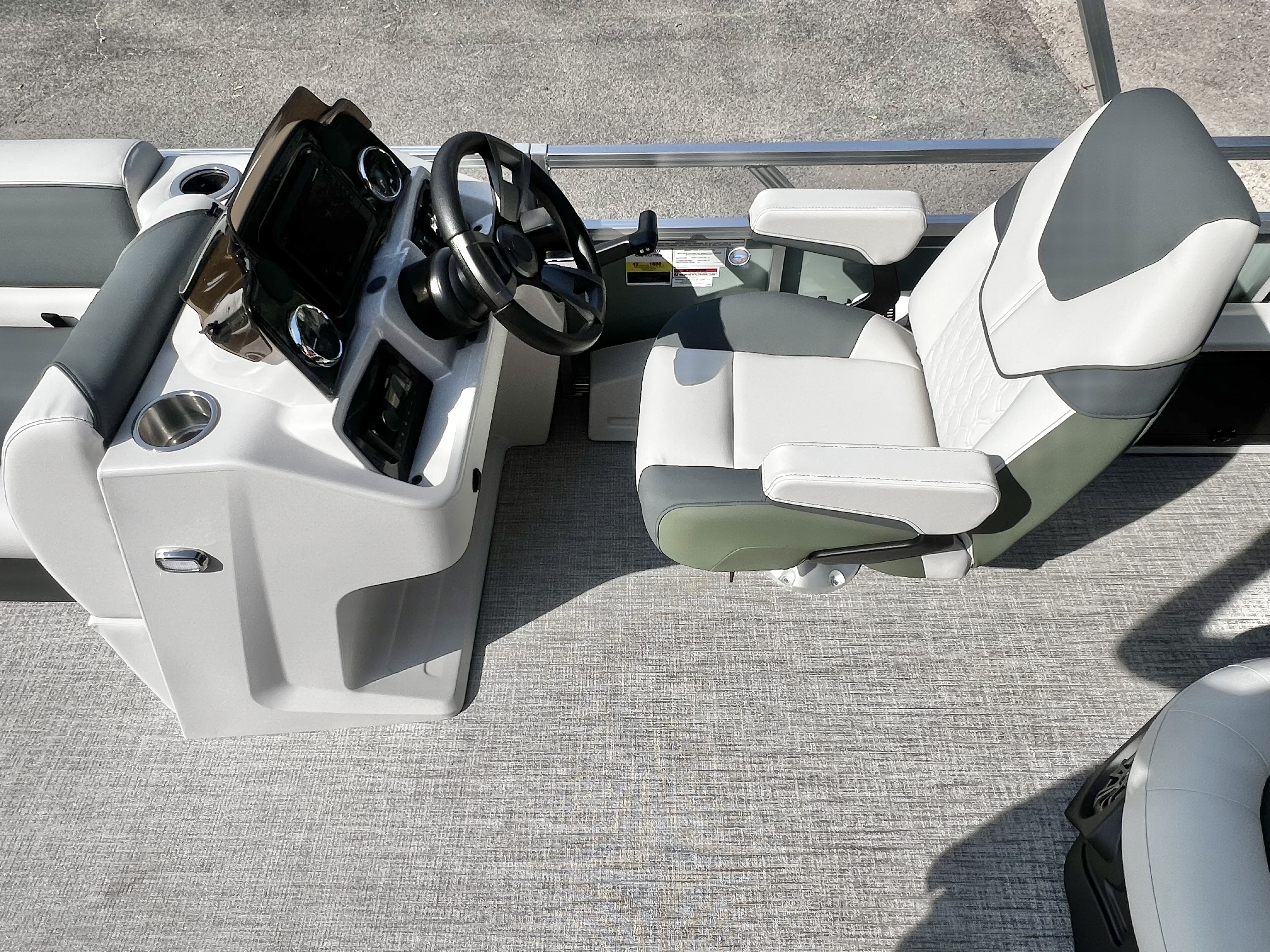 2027 Avalon Venture 85 23' Rear Fish Triple-Toon