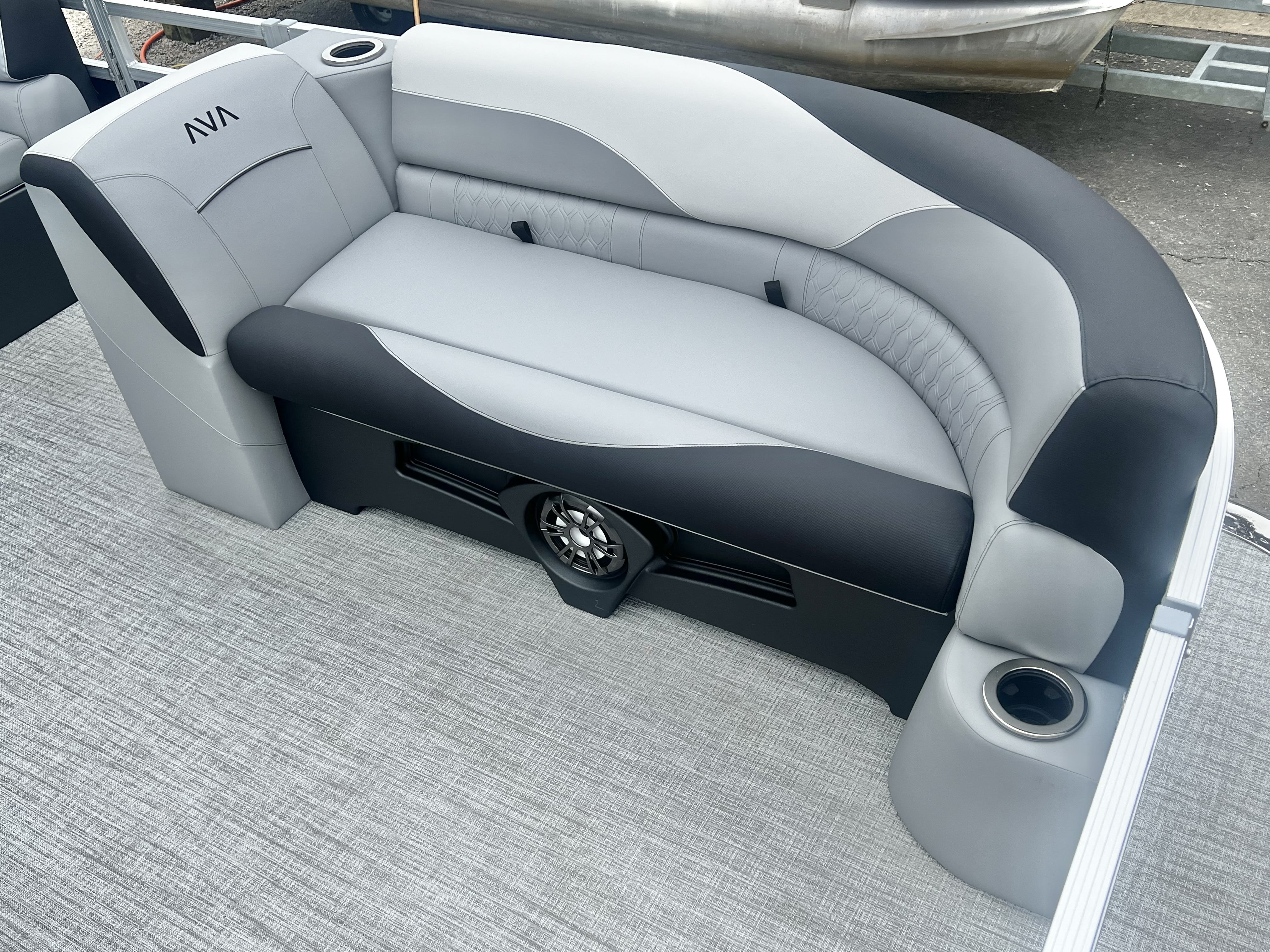 2026 Avalon Venture 85 23' Rear Fish Triple-Toon - IN STOCK