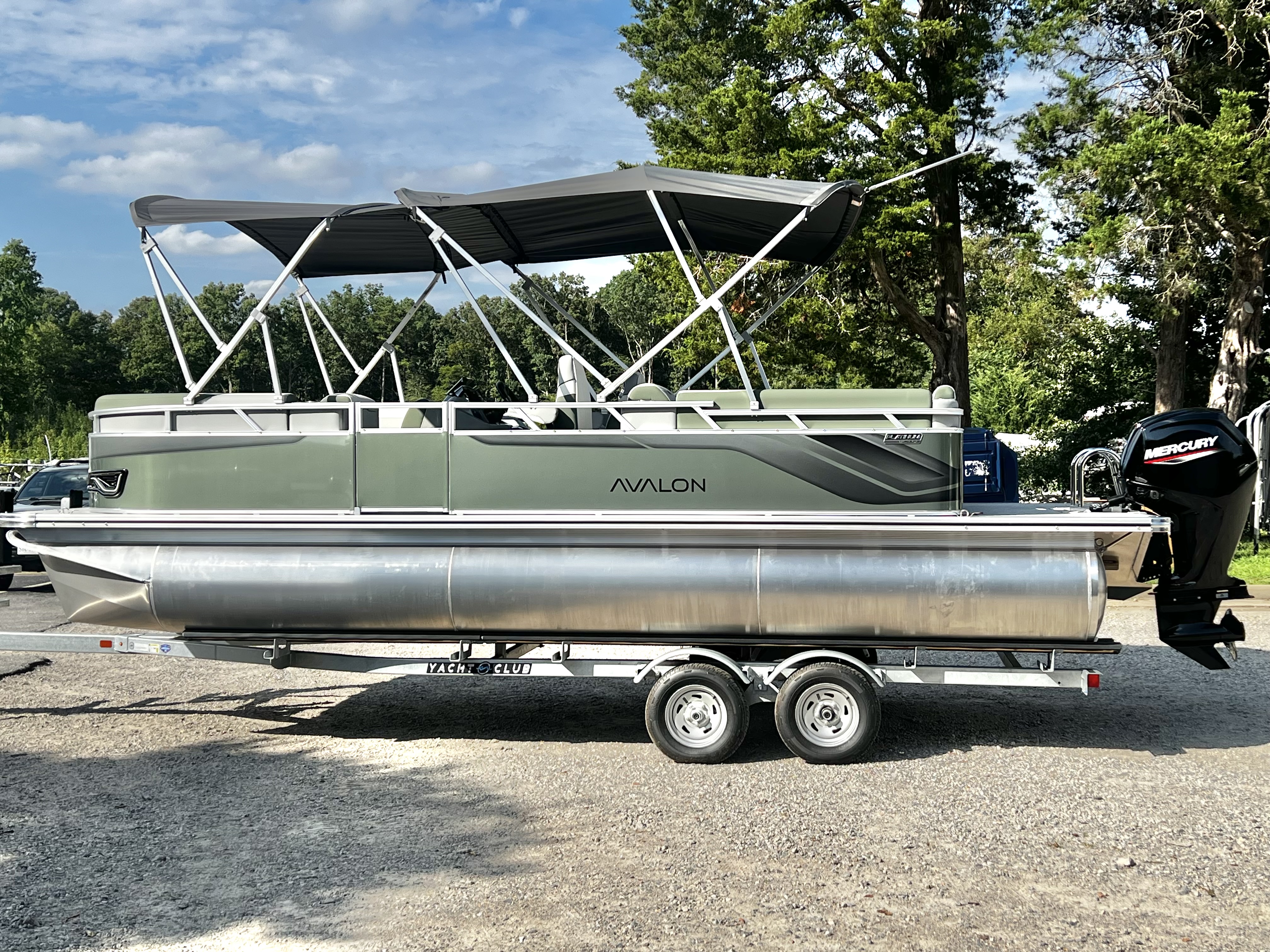 2027 Avalon Venture 85 23' Quad Lounge