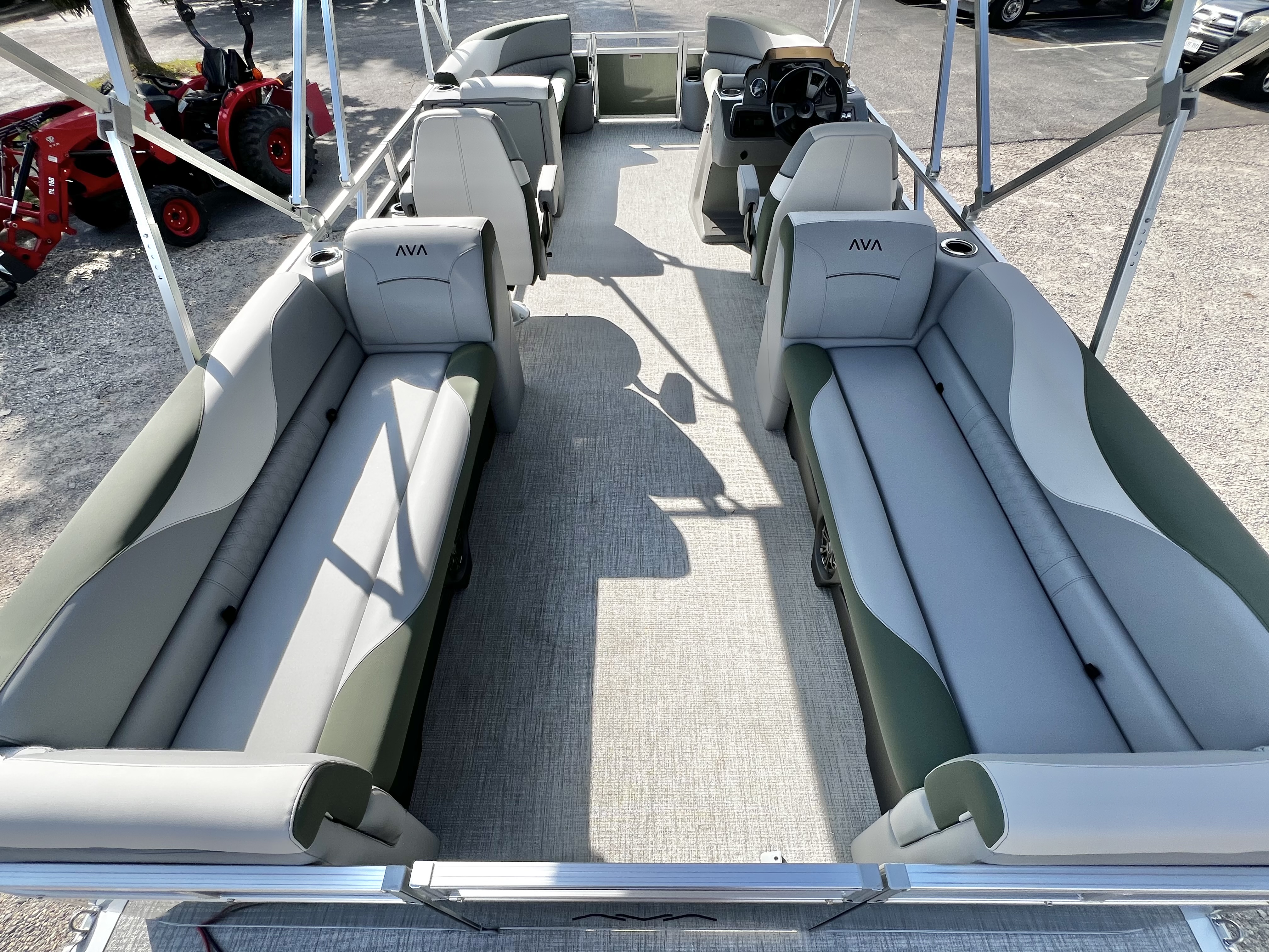 2027 Avalon Venture 85 23' Quad Lounge