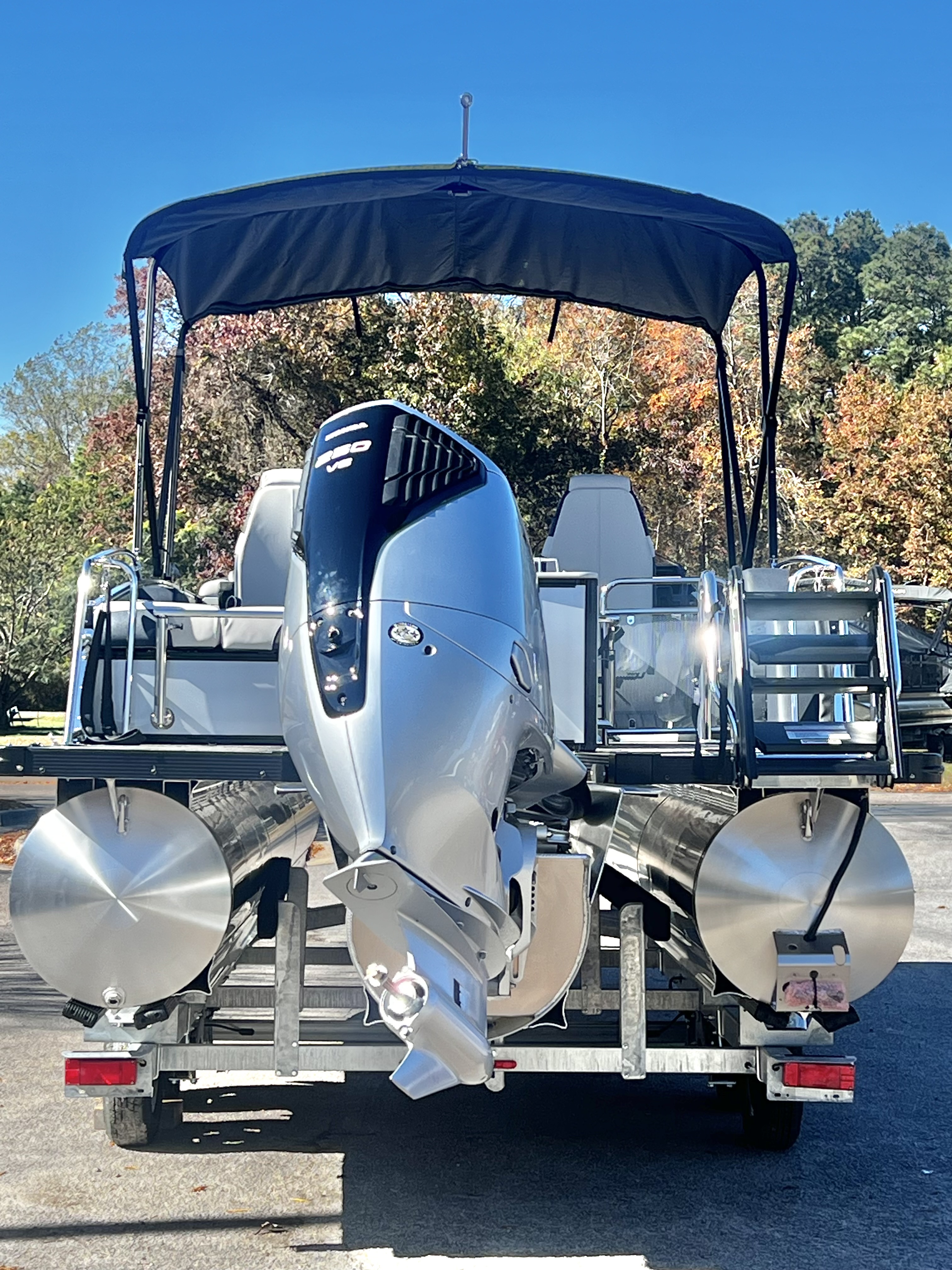 2026 Avalon Catalina 23' Versatile Rear Bench Triple-Toon - IN STOCK