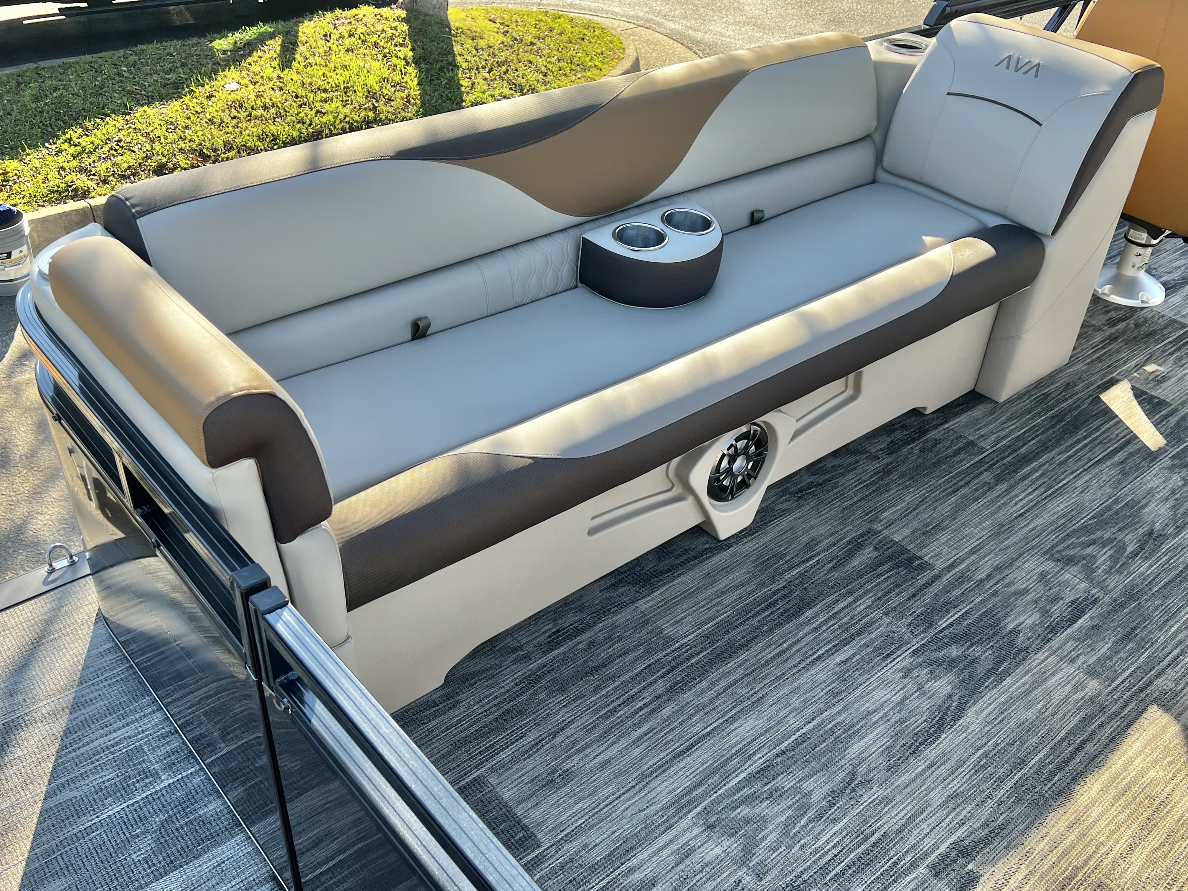 2026 Avalon Venture 85 25' Quad Lounge Triple-Toon - IN STOCK