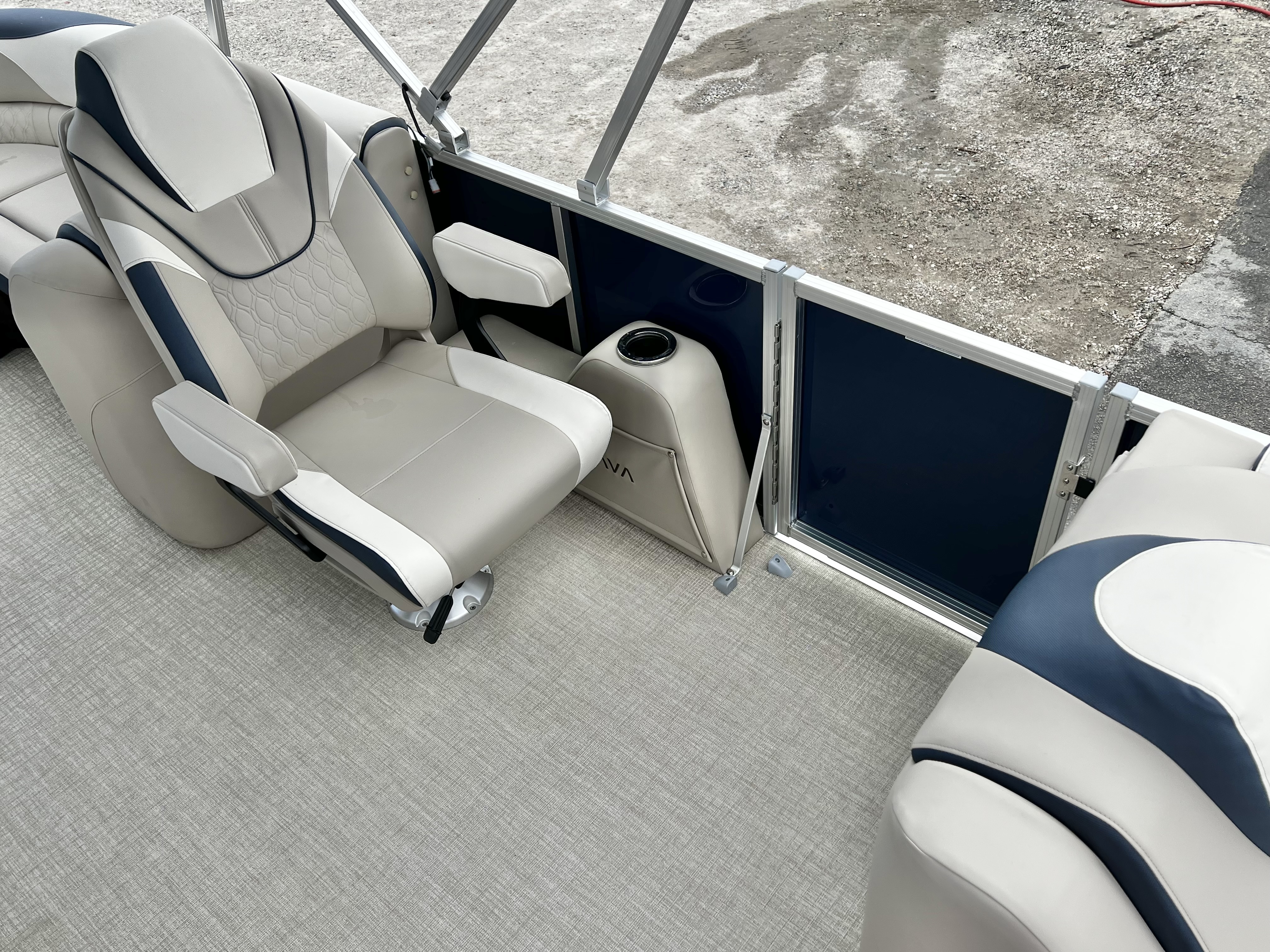 2026 Avalon LSZ 23' Quad Lounge Triple-Toon - IN STOCK - $70,997