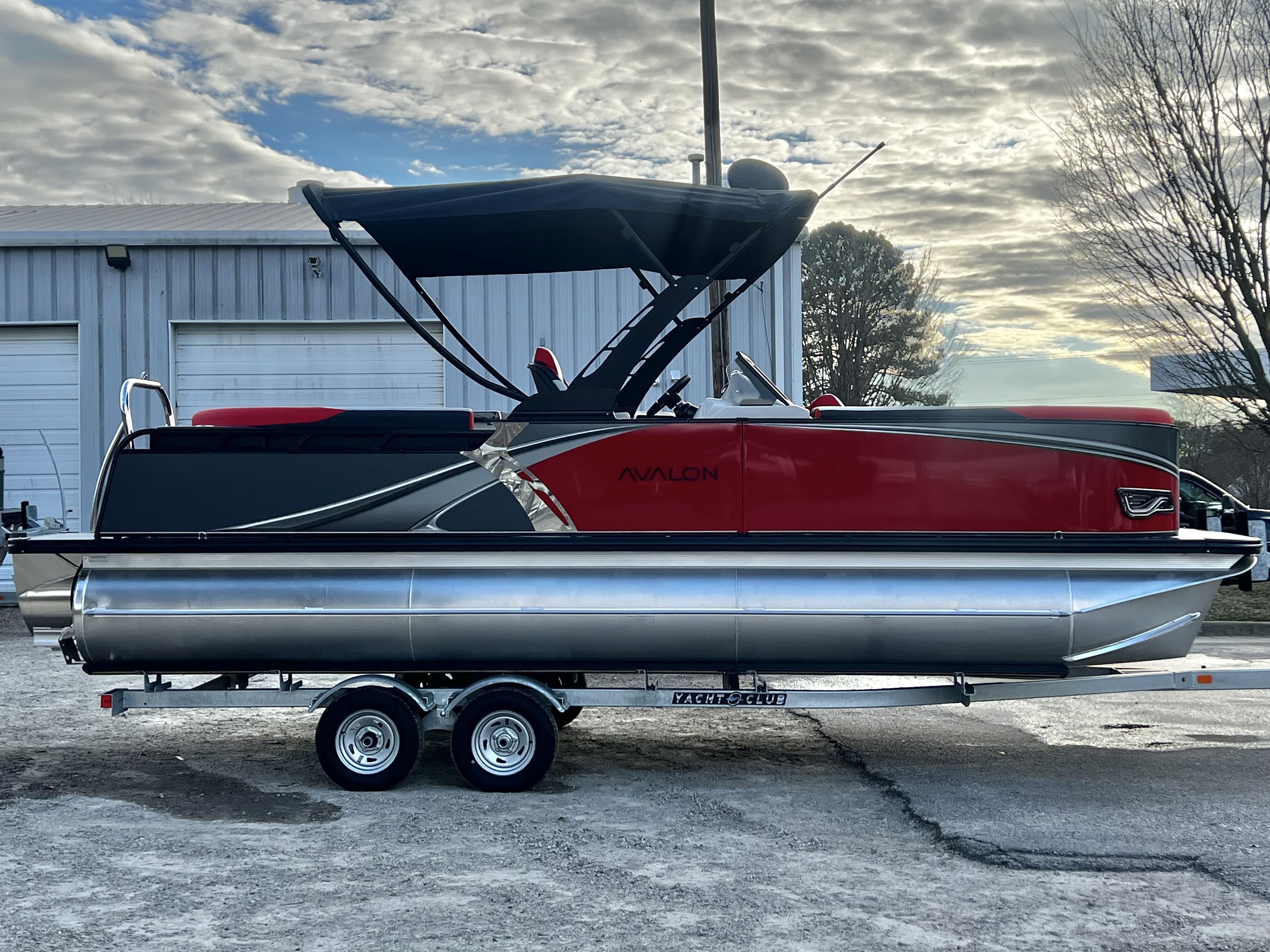 2026 Avalon LSZ 23' Elite Windshield Triple-Toon - IN STOCK - $81,190