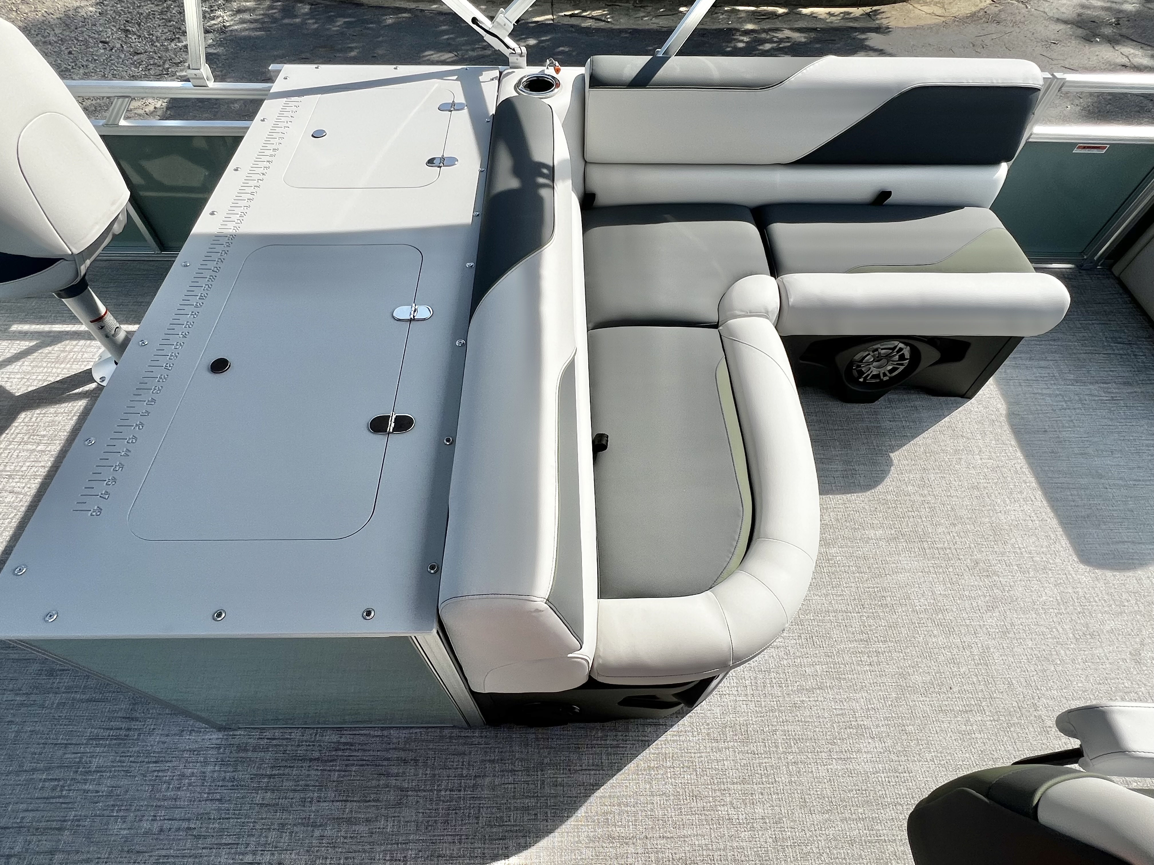 2027 Avalon Venture 85 23' Rear Fish Triple-Toon