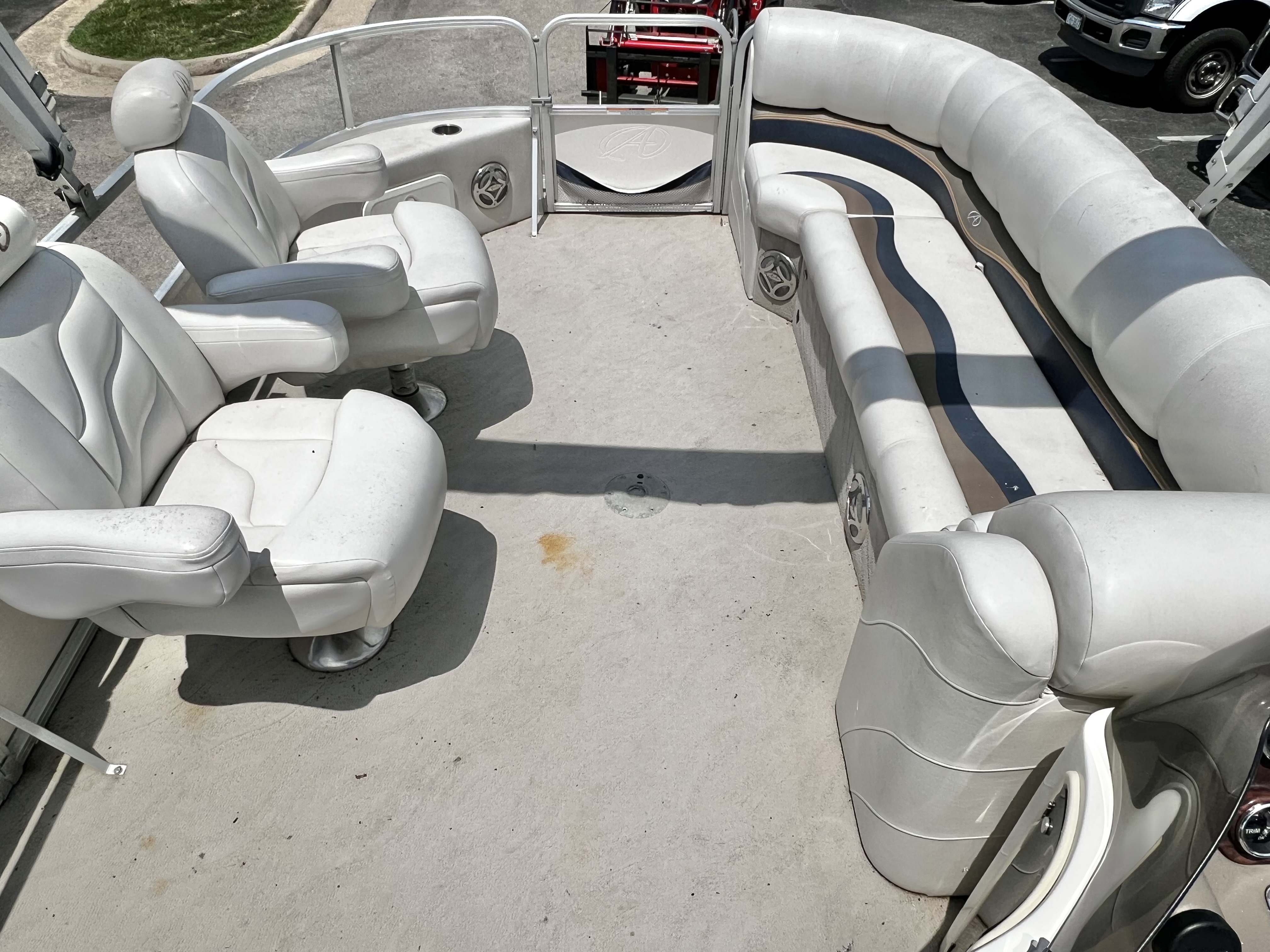 Used 2009 Avalon Paradise 26' Sandbar Triple-Toon - IN STOCK