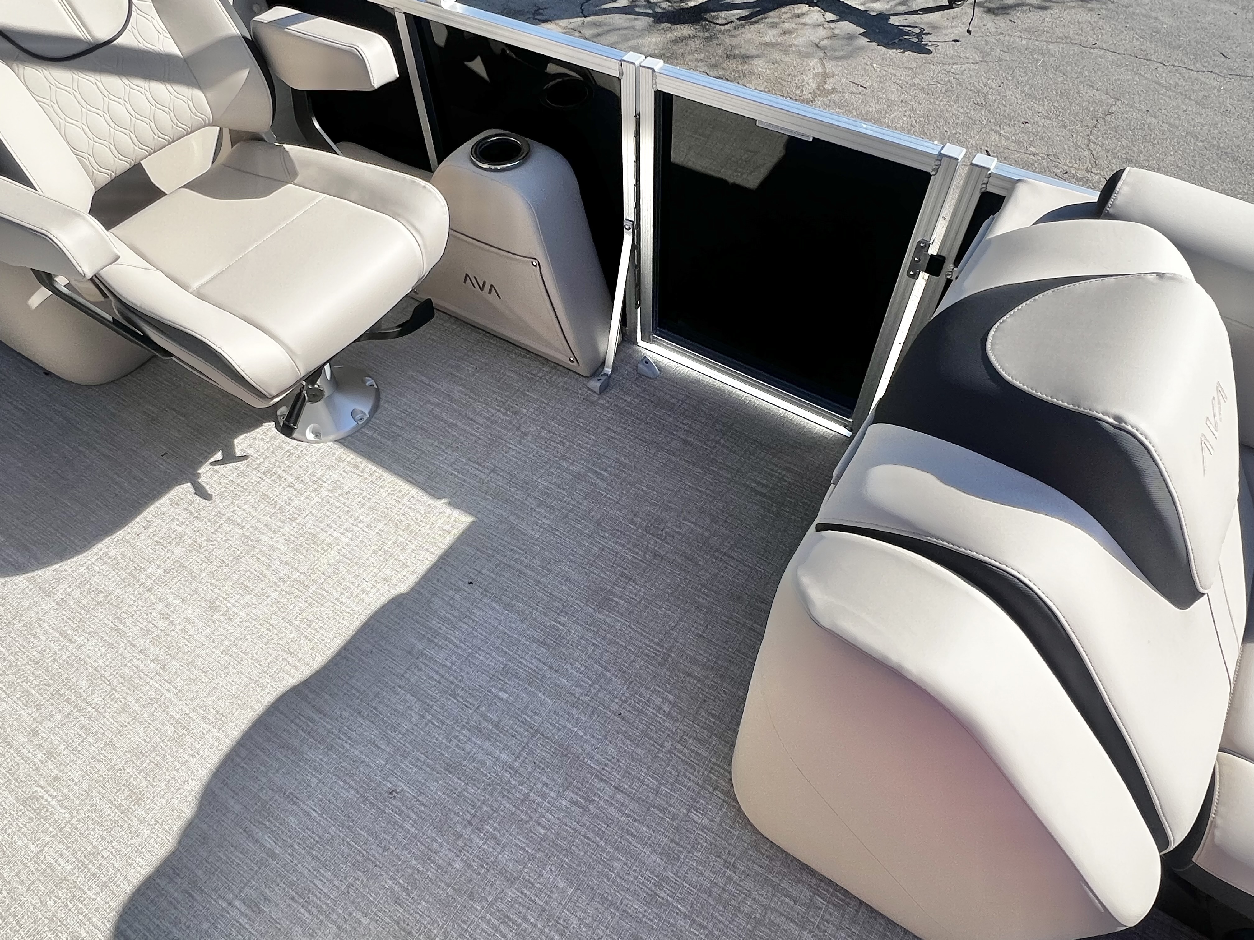 2026 Avalon LSZ 23' Quad Lounge Triple-Toon - IN STOCK -  $73,559