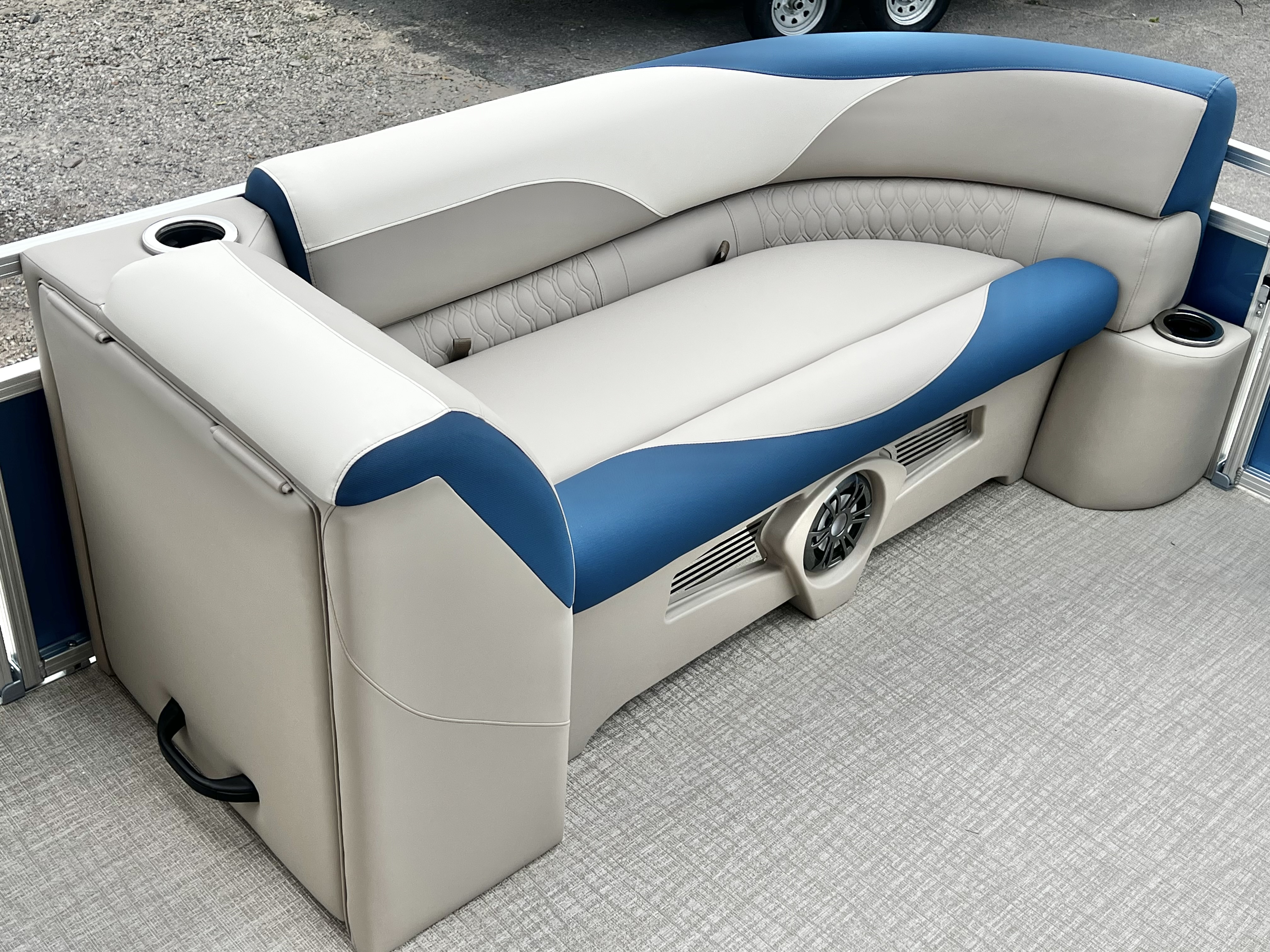 2027 Avalon Venture 85 23' Versatile Rear Bench Triple-Toon