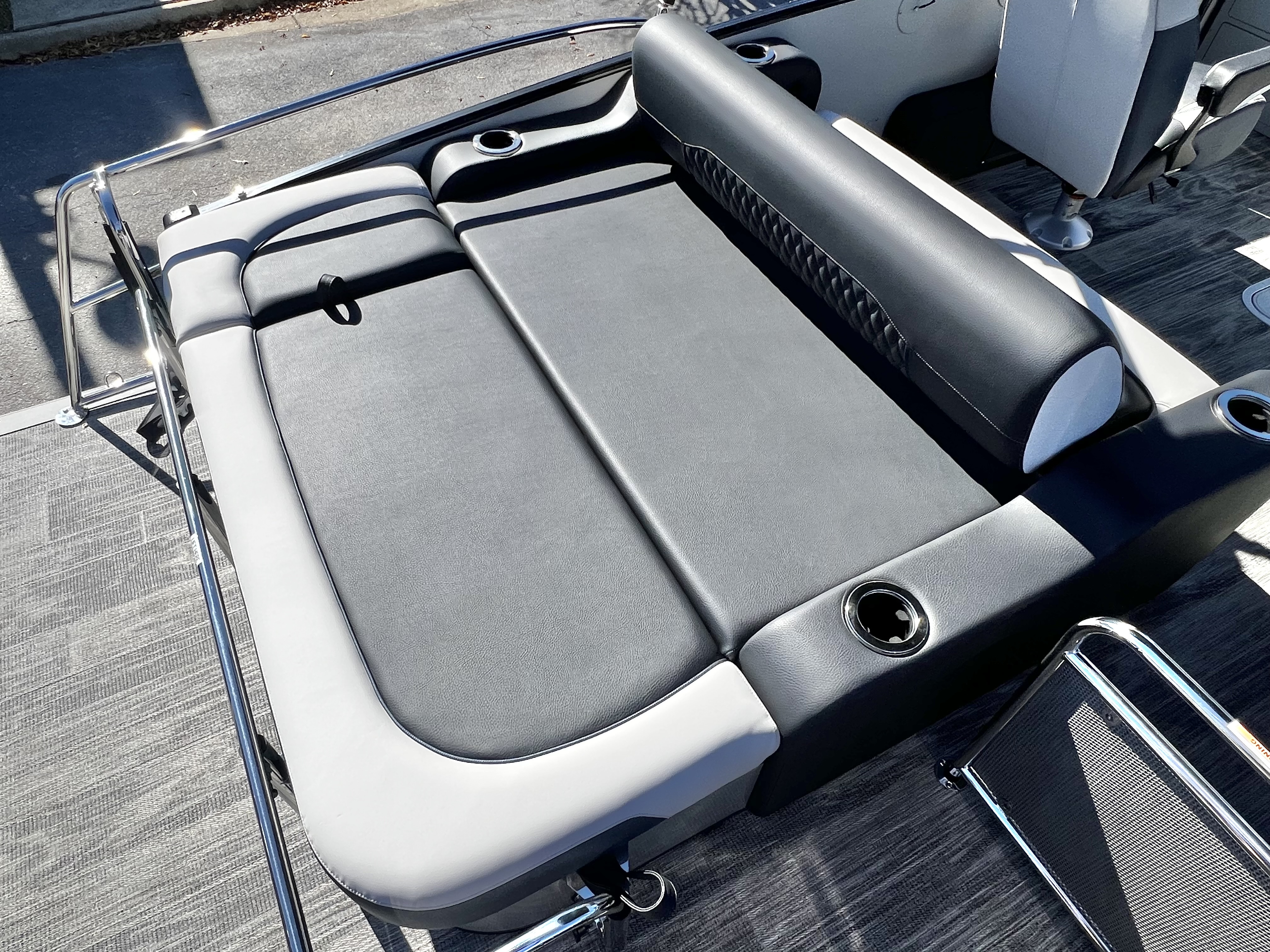 2026 Avalon Catalina 23' Versatile Rear Bench Triple-Toon - IN STOCK