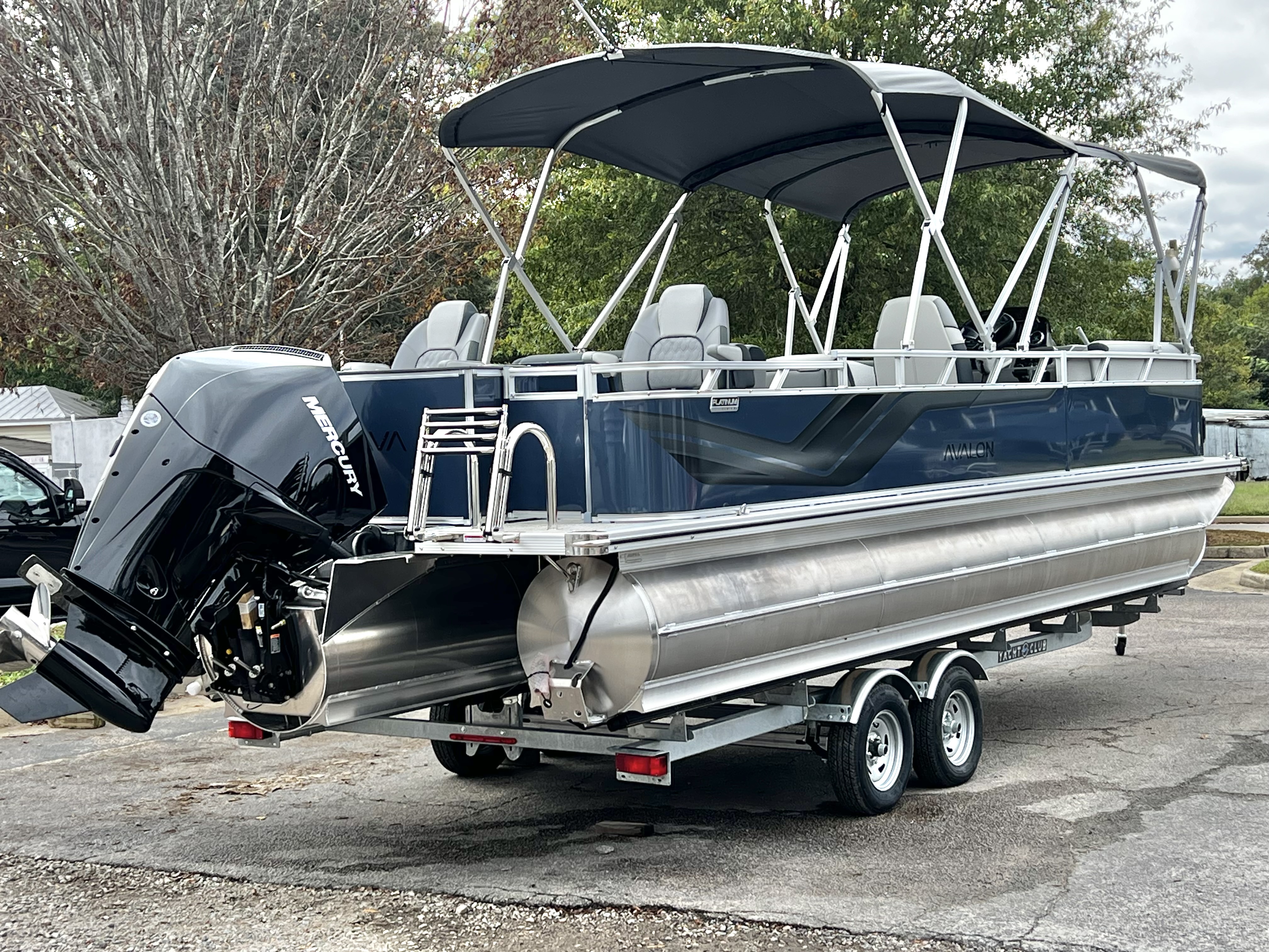 2026 Avalon Venture 85 25' Rear Fish Triple-Toon - IN STOCK