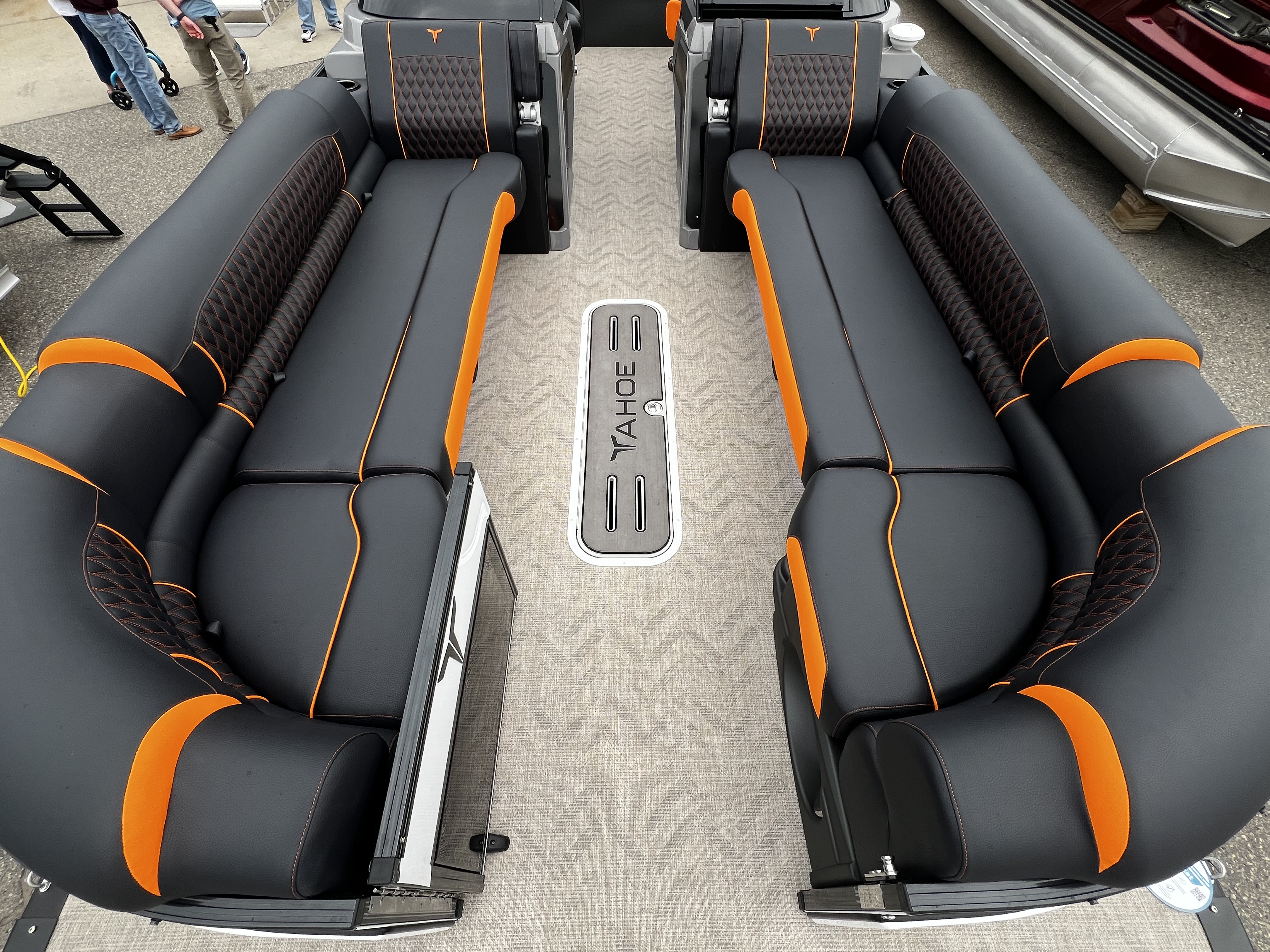 2027 Avalon Catalina 25' Flex Lounge Windshield Triple-Toon