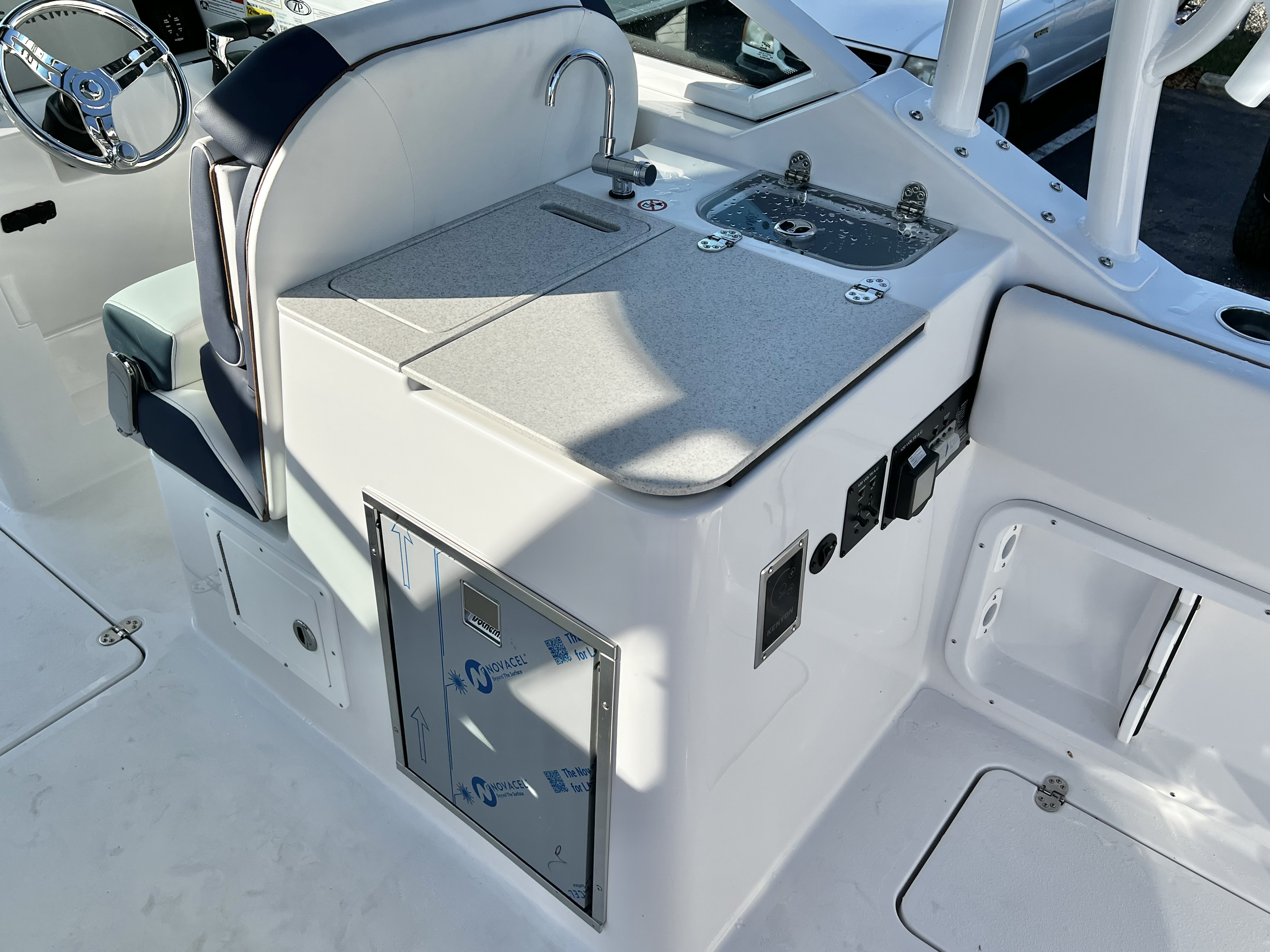 2027 Stingray 26 DC