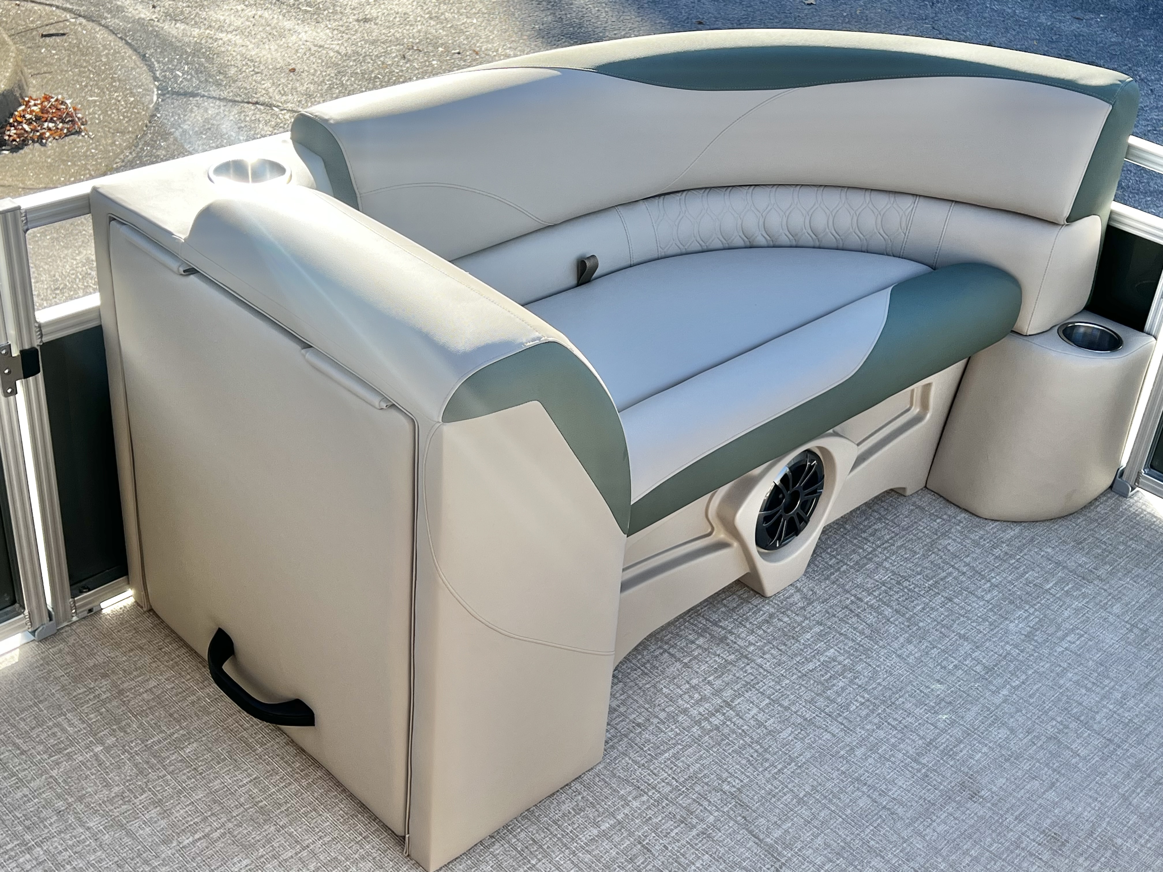 2026 Avalon Venture 85 21' Versatile Rear Bench - IN STOCK
