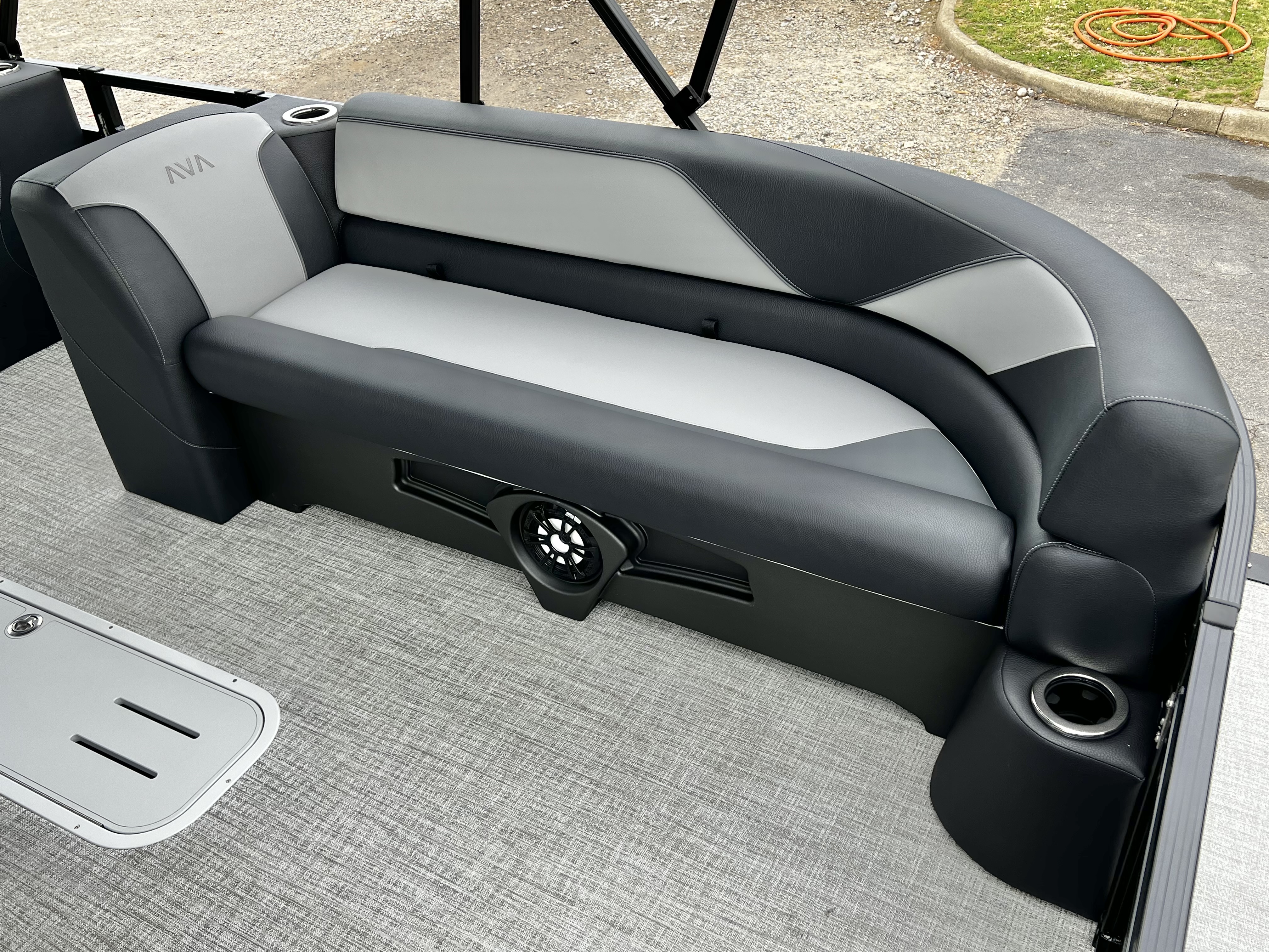 2026 Avalon Venture 85 25' Cruise Rear Bench Triple-Toon - IN STOCK - $78,637