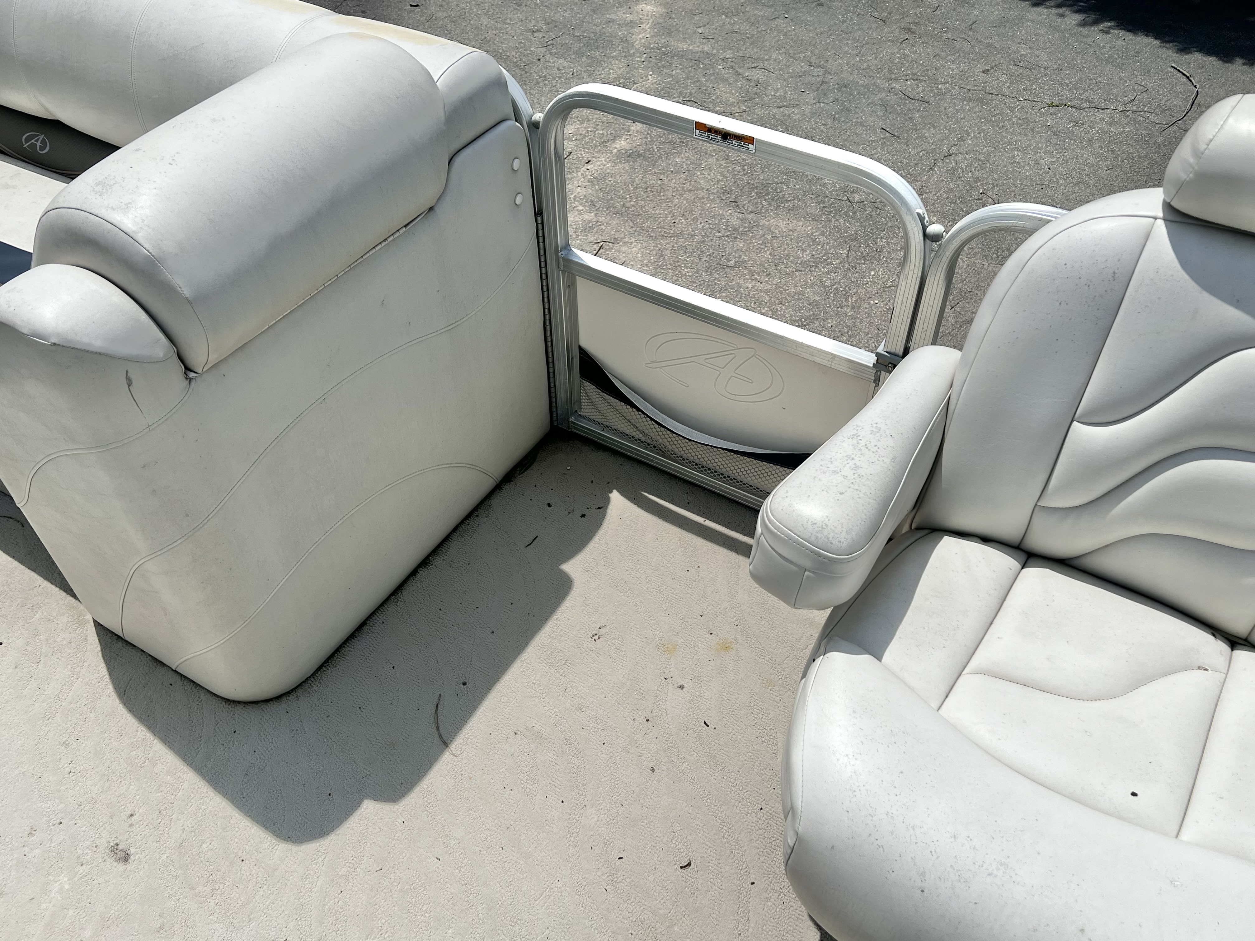 Used 2009 Avalon Paradise 26' Sandbar Triple-Toon - IN STOCK