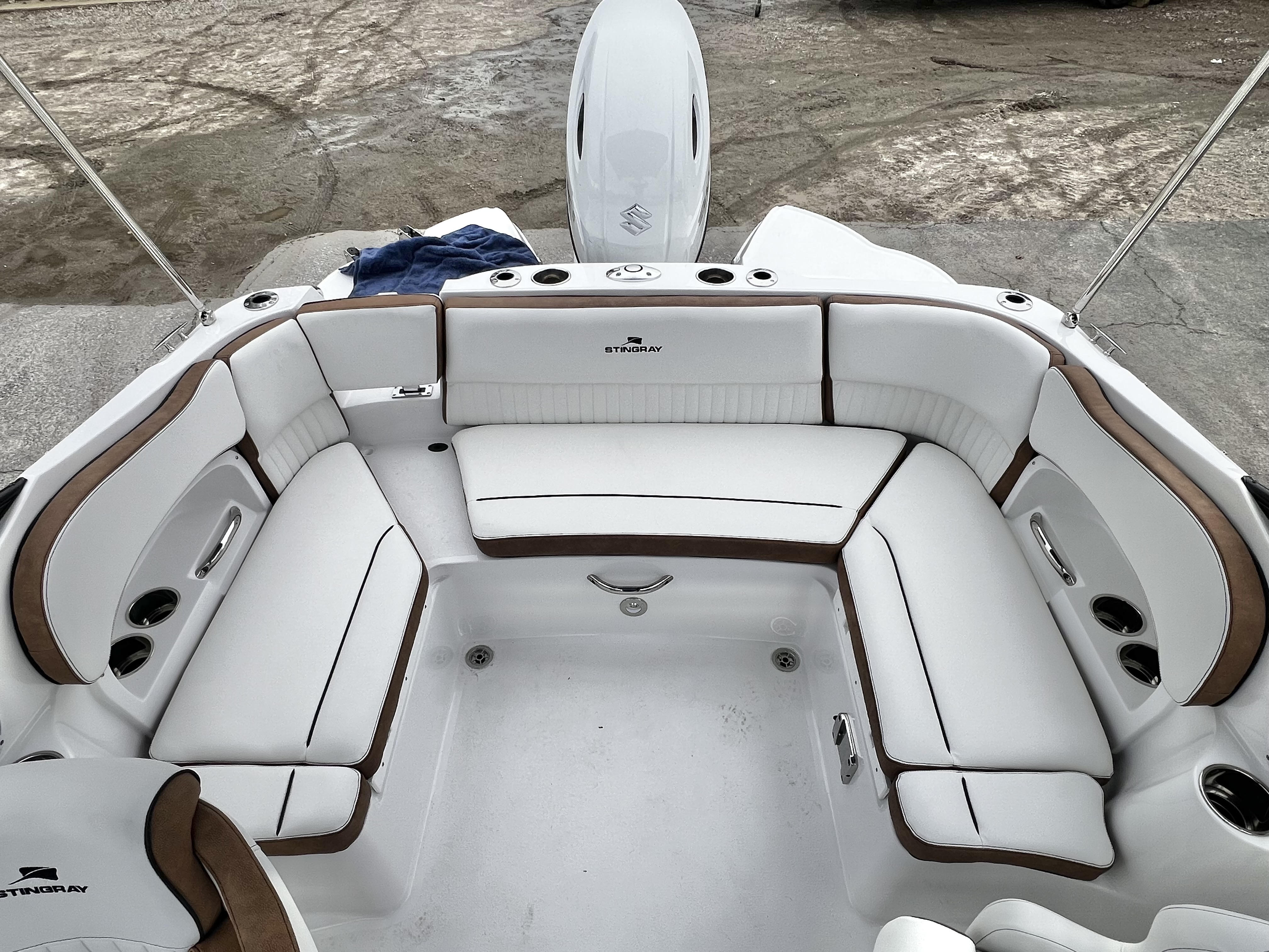 2026 Stingray 211DC (Dual Console) - $74,749 - IN STOCK