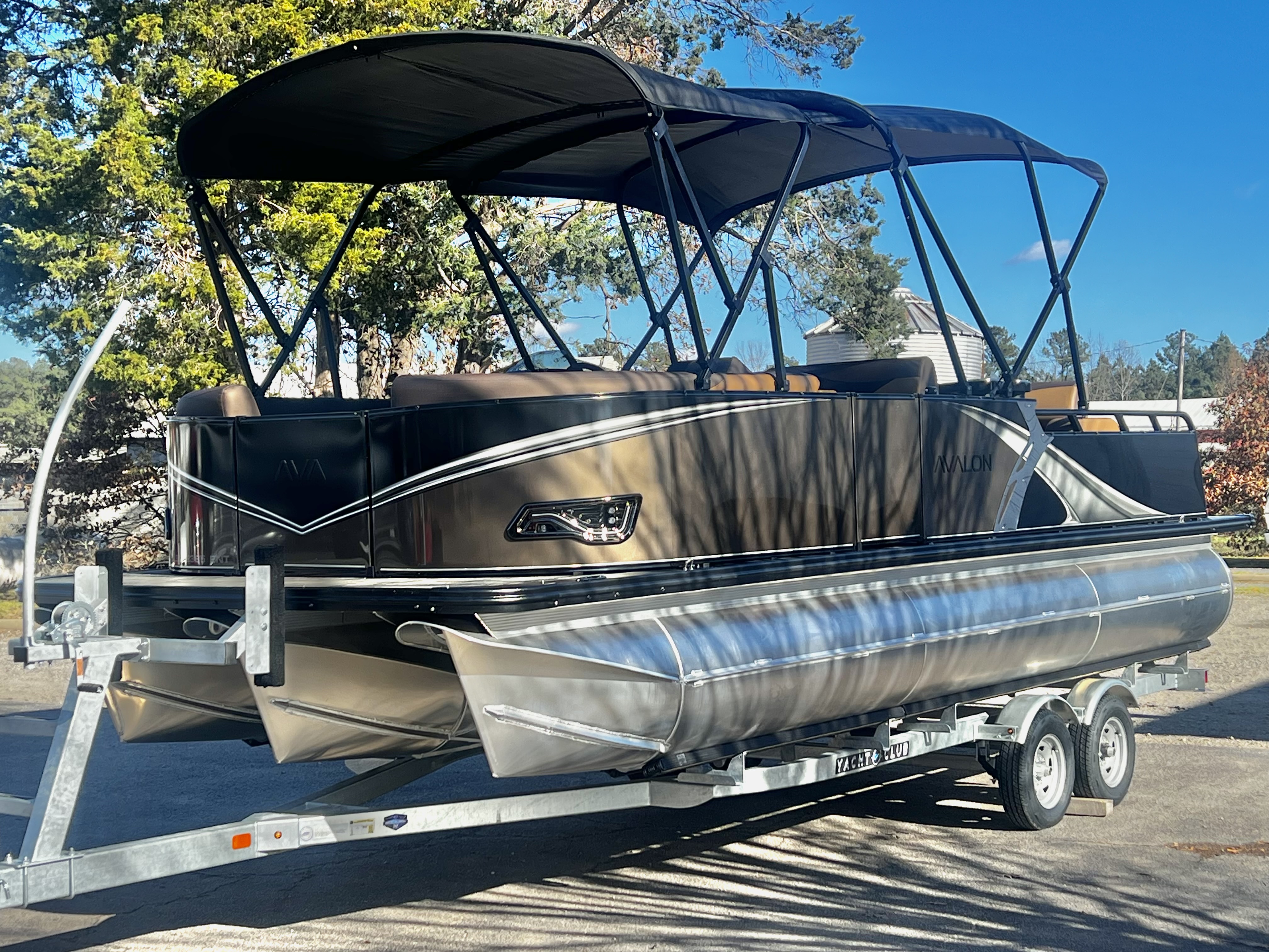 2026 Avalon LSZ 23' Entertainer Triple-Toon - IN STOCK - $70,458
