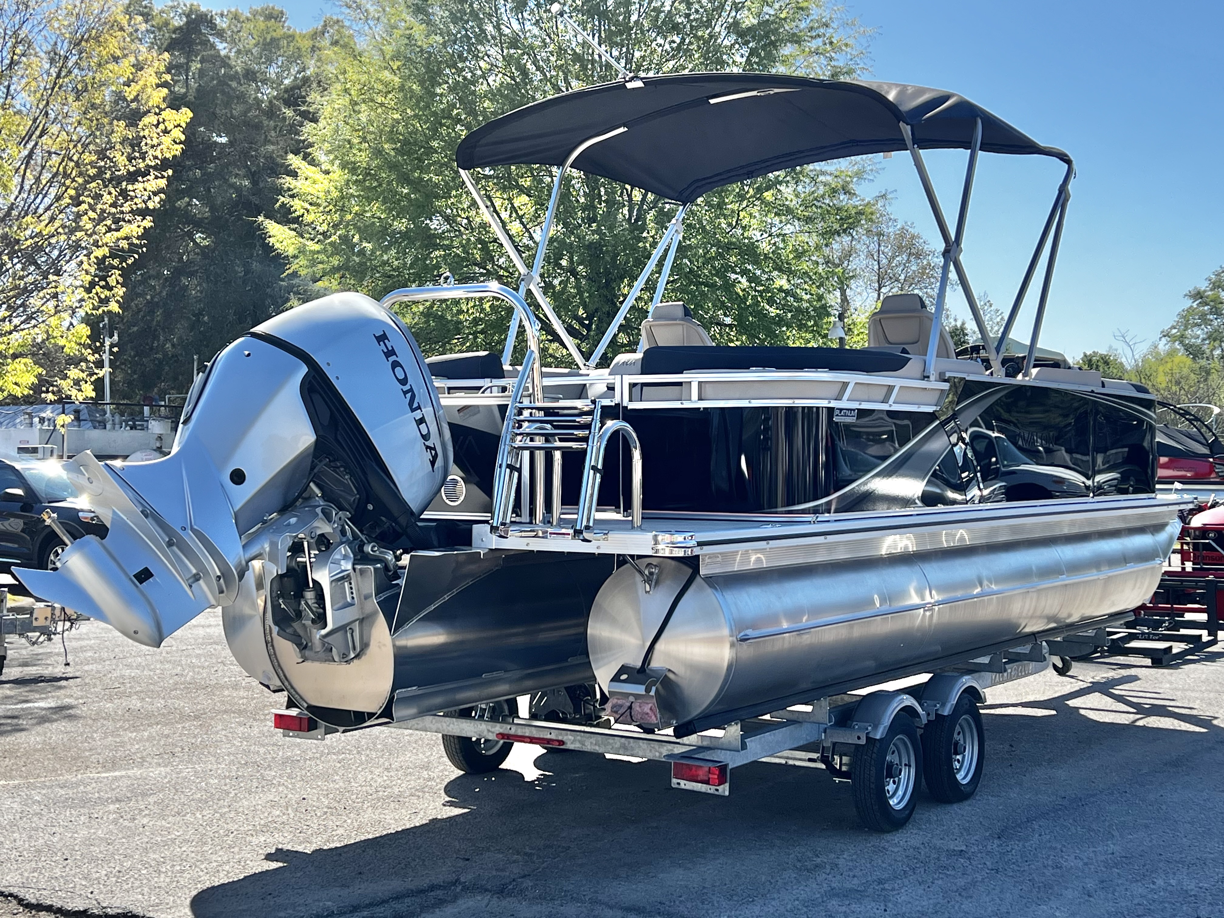 2026 Avalon LSZ 23' Quad Lounge Triple-Toon - IN STOCK -  $73,559