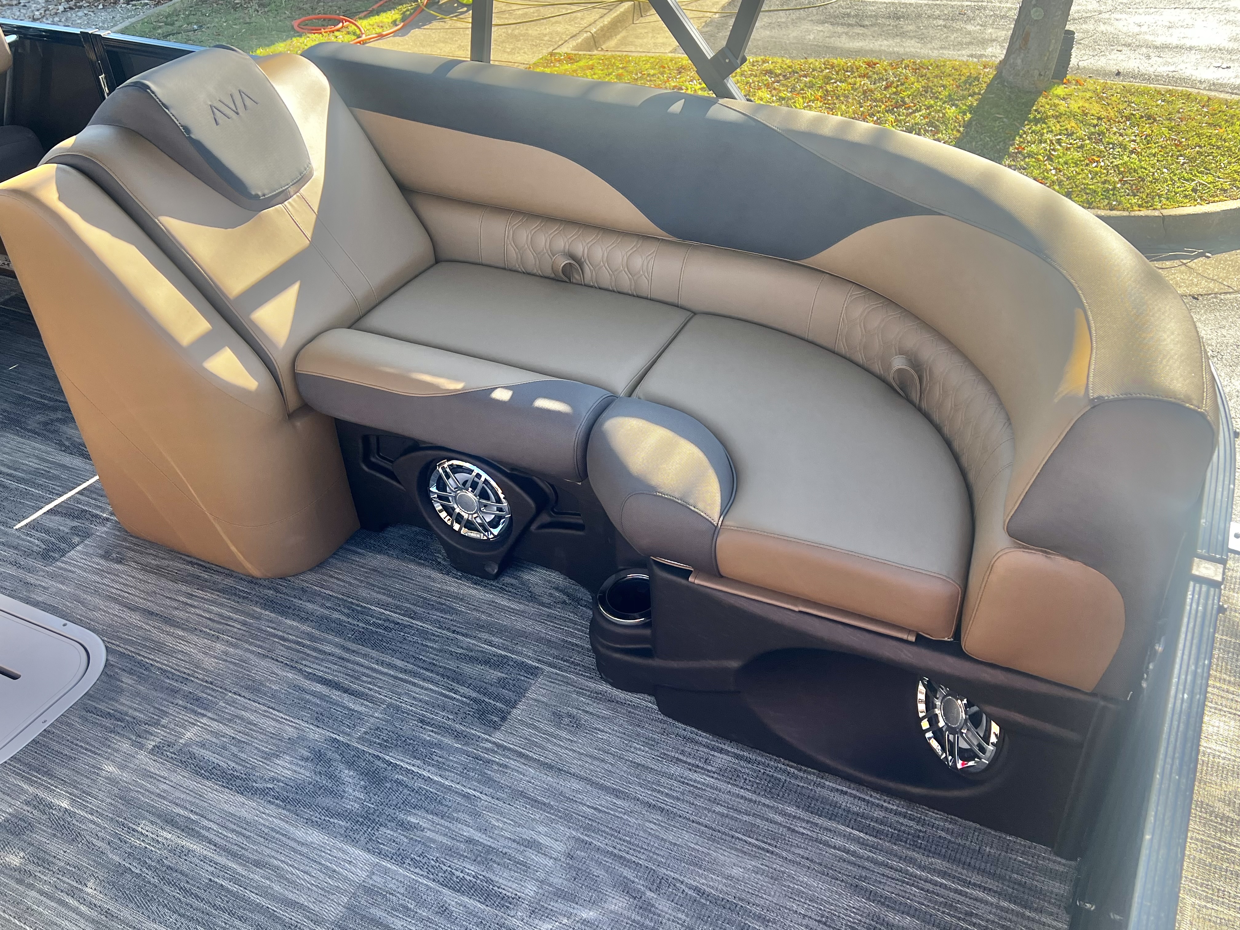 2026 Avalon LSZ 23' Entertainer Triple-Toon - IN STOCK - $70,458