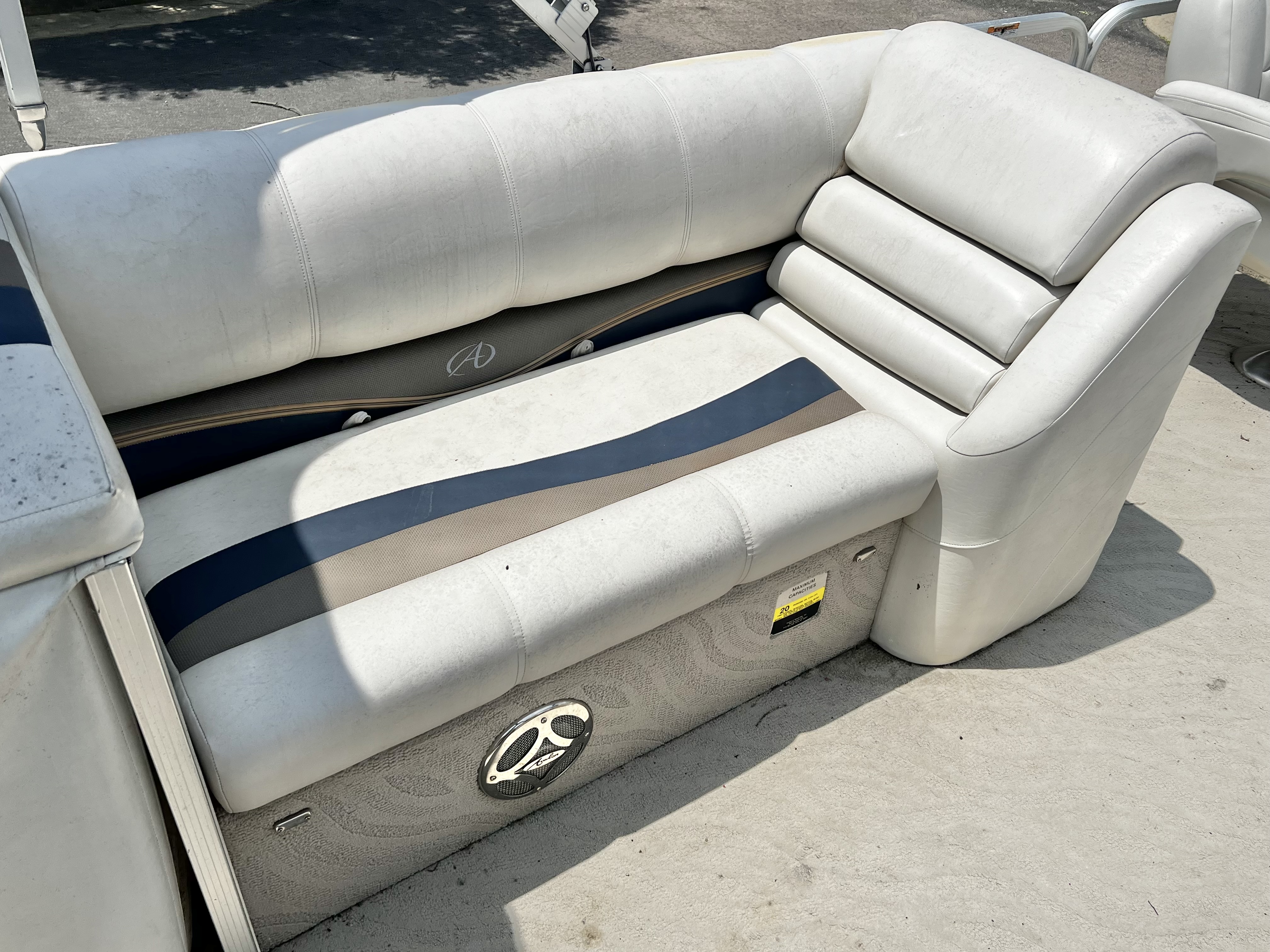 Used 2009 Avalon Paradise 26' Sandbar Triple-Toon - IN STOCK
