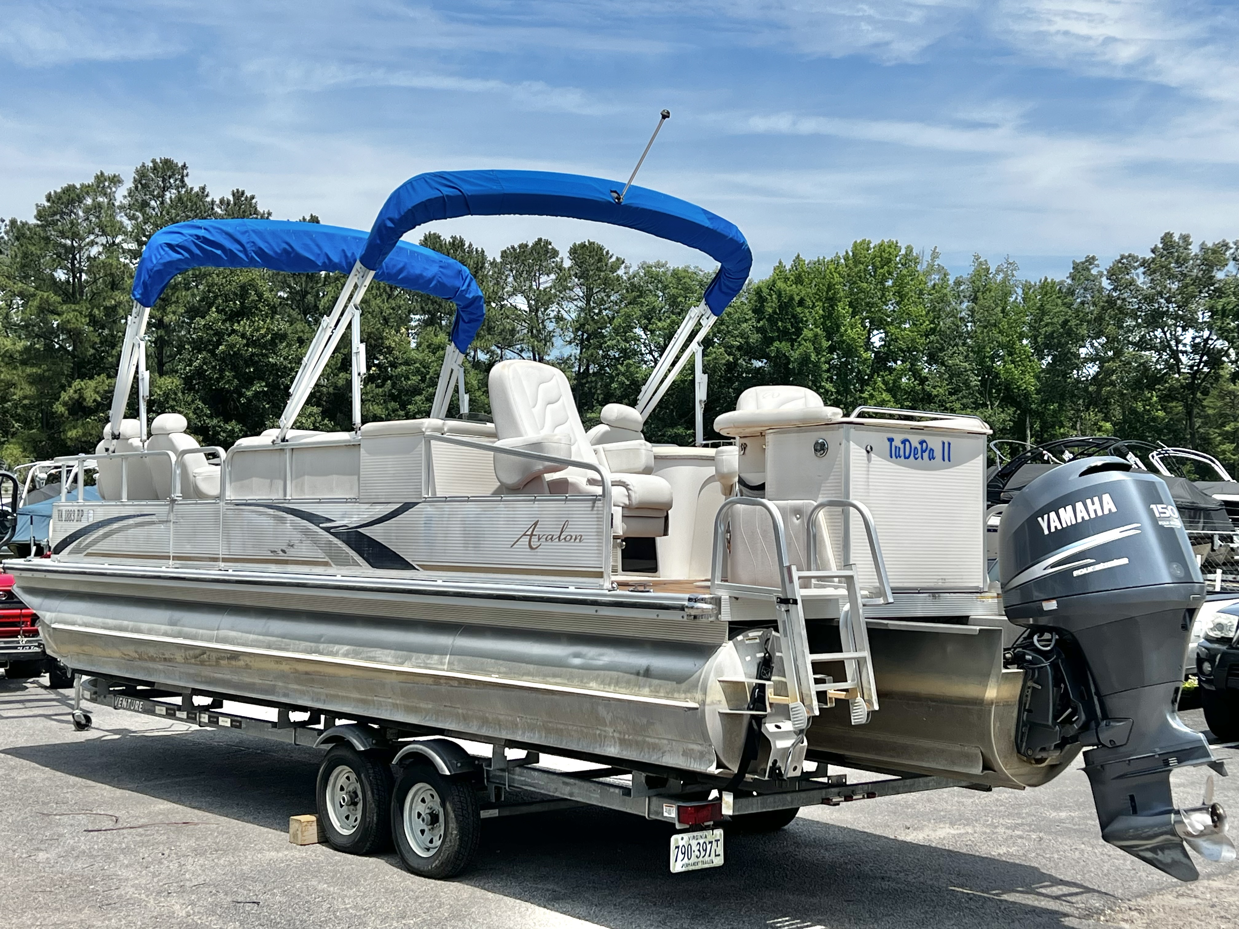 Used 2009 Avalon Paradise 26' Sandbar Triple-Toon - IN STOCK