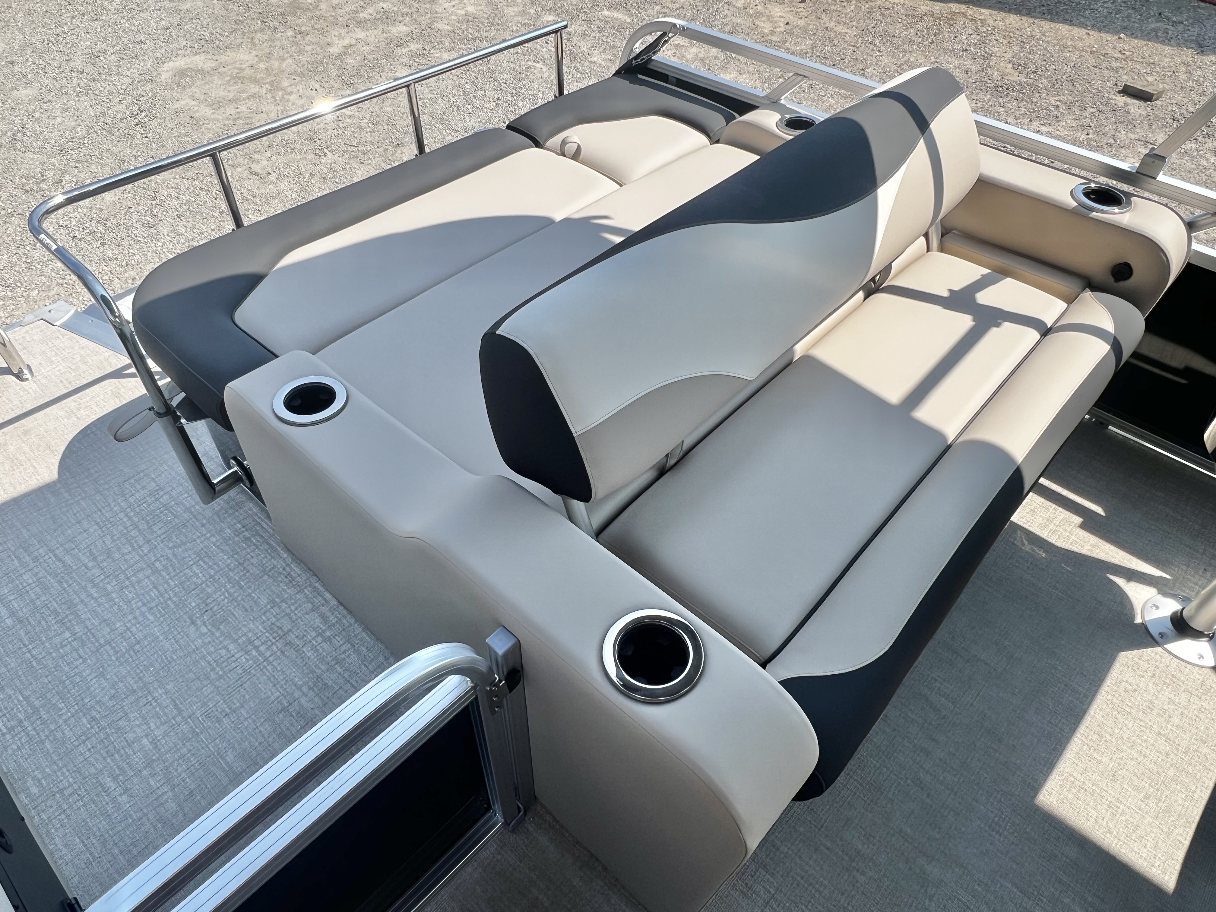 2027 Avalon LSZ 25' Entertainer