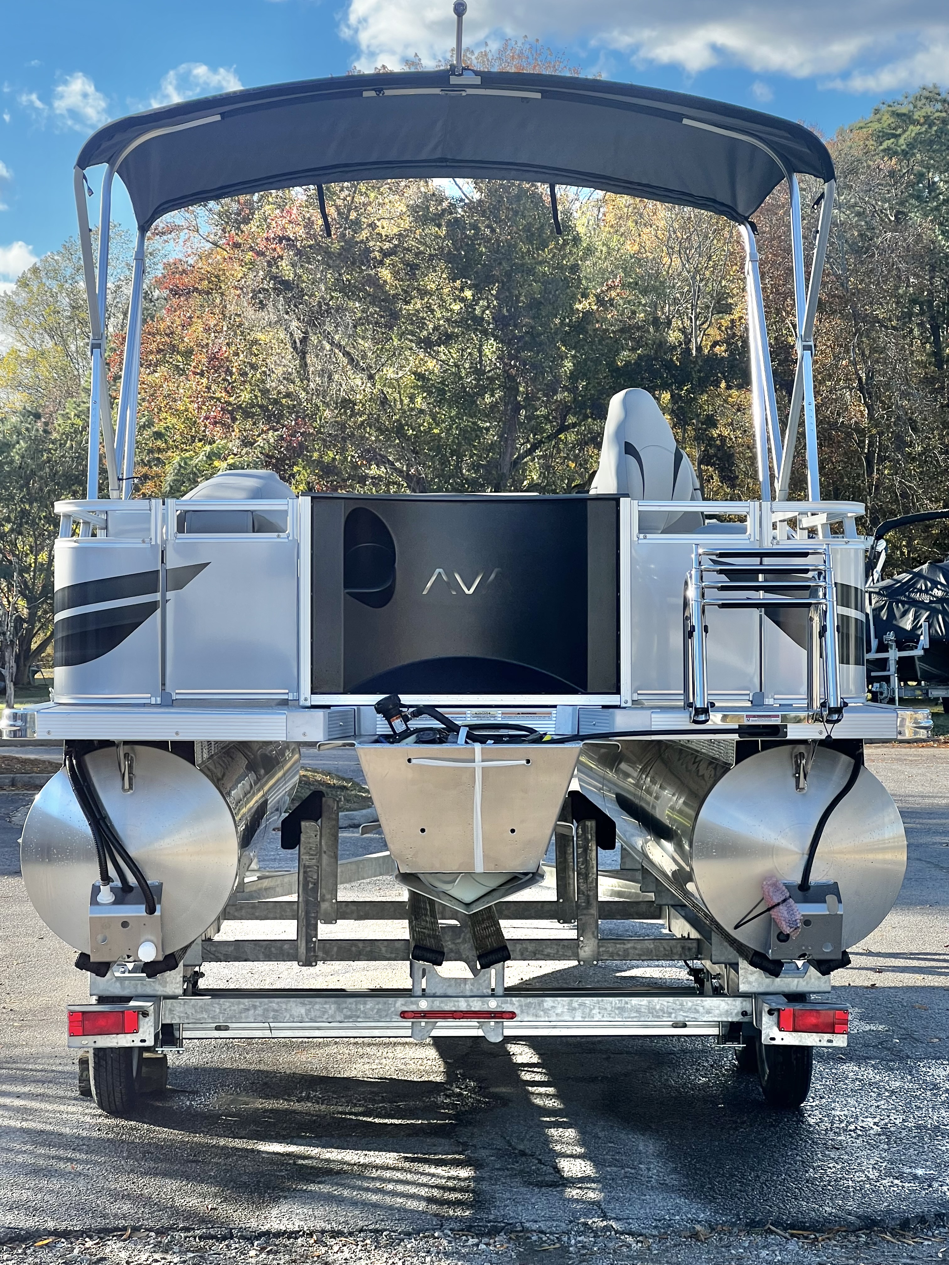 2026 Avalon Venture 85 23' Rear Fish - IN STOCK