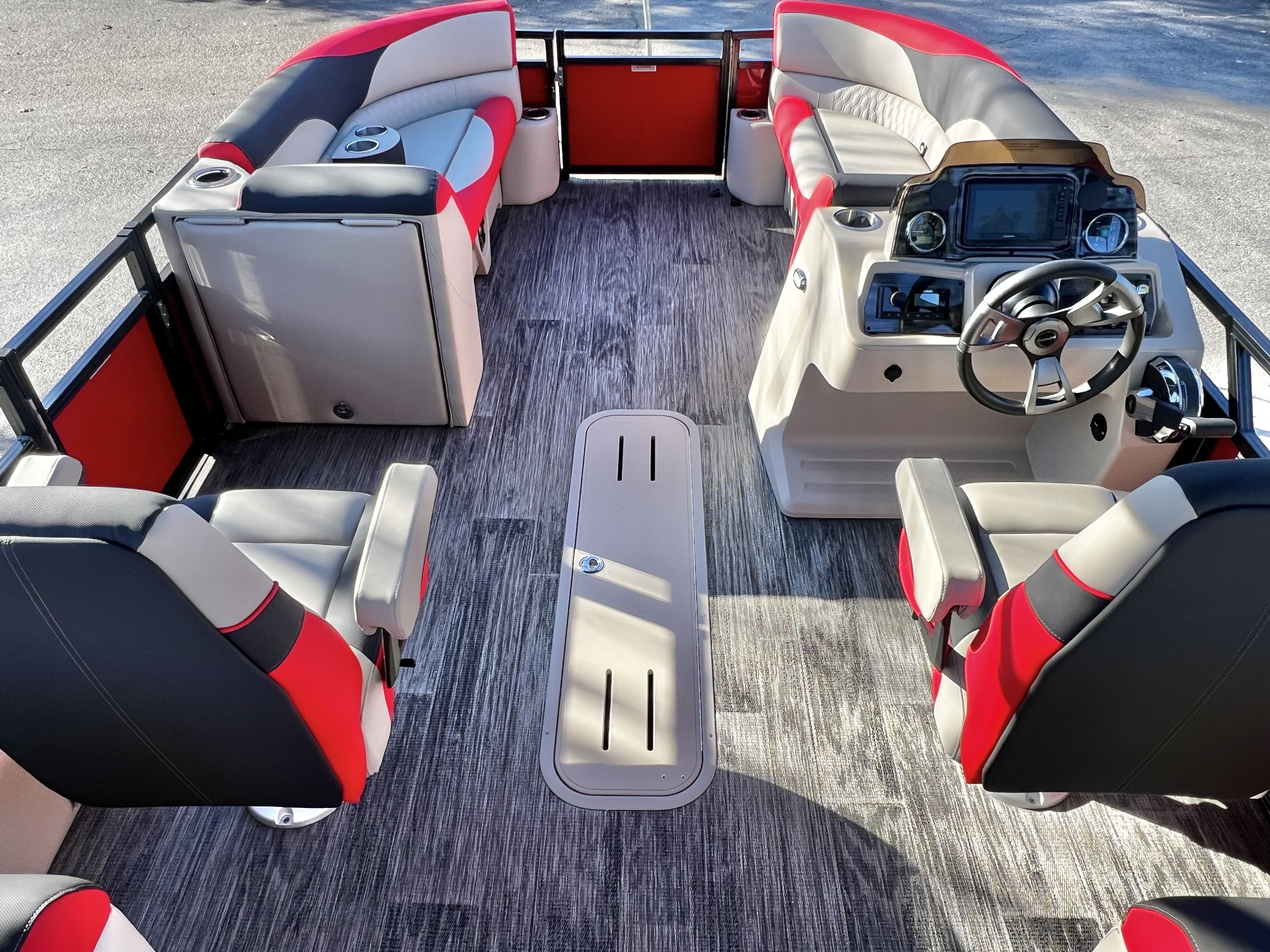 2026 Avalon Venture 85 23' Quad Lounge Triple-Toon - IN STOCK