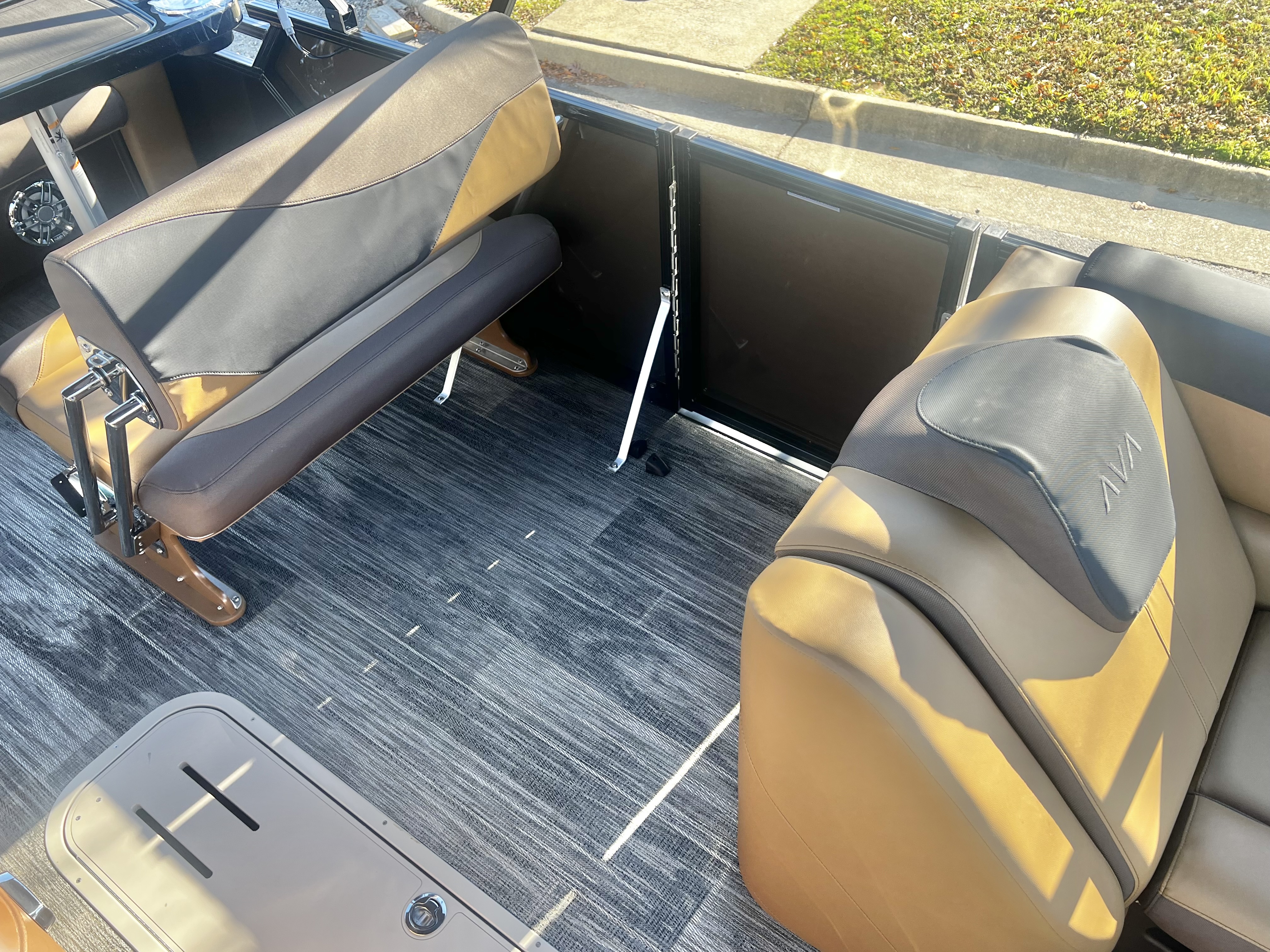 2026 Avalon LSZ 23' Entertainer Triple-Toon - IN STOCK - $70,458