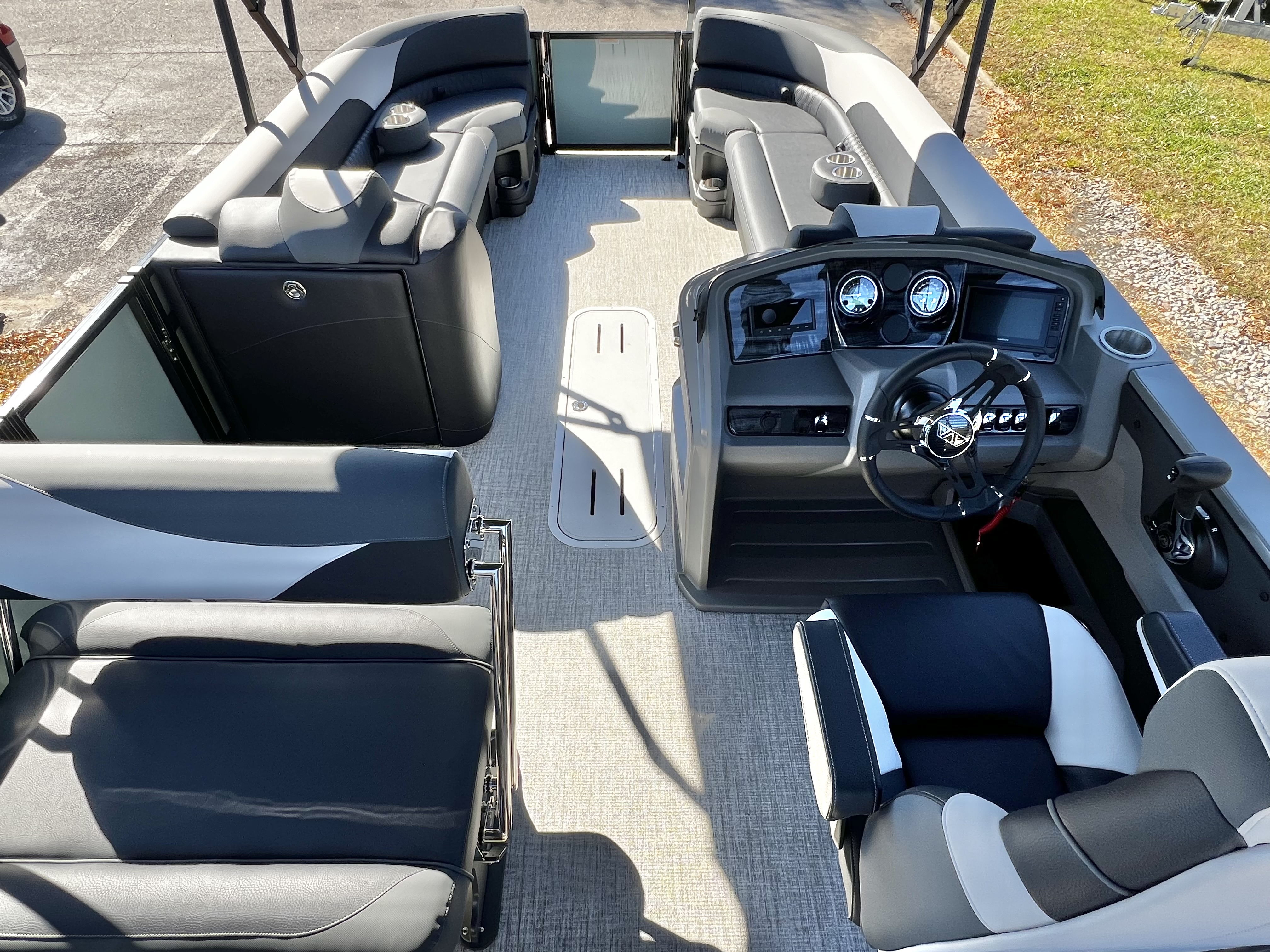 2026 Avalon LSZ 25' Entertainer Triple-Toon - IN STOCK