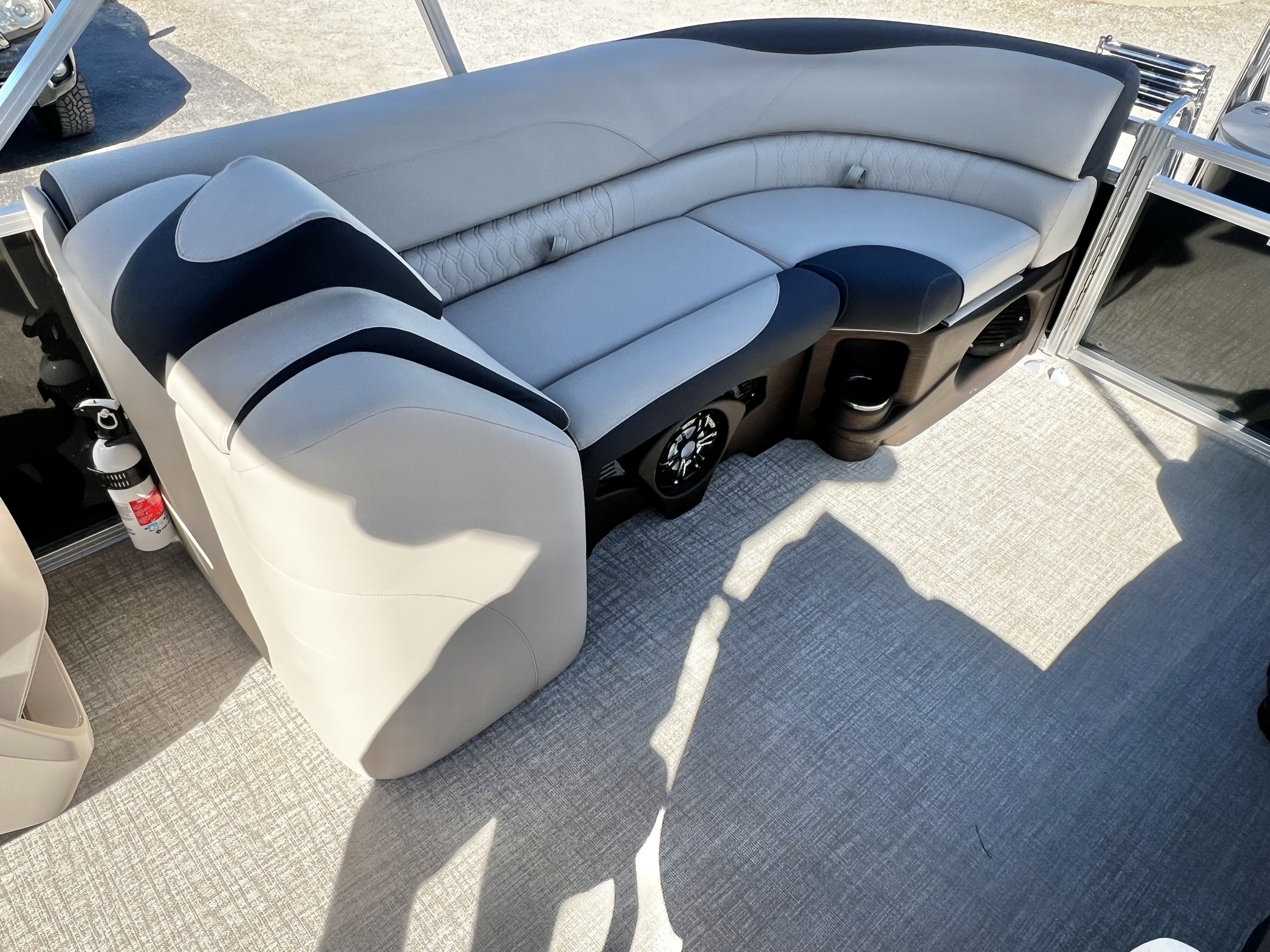 2026 Avalon LSZ 23' Quad Lounge Triple-Toon - IN STOCK -  $73,559