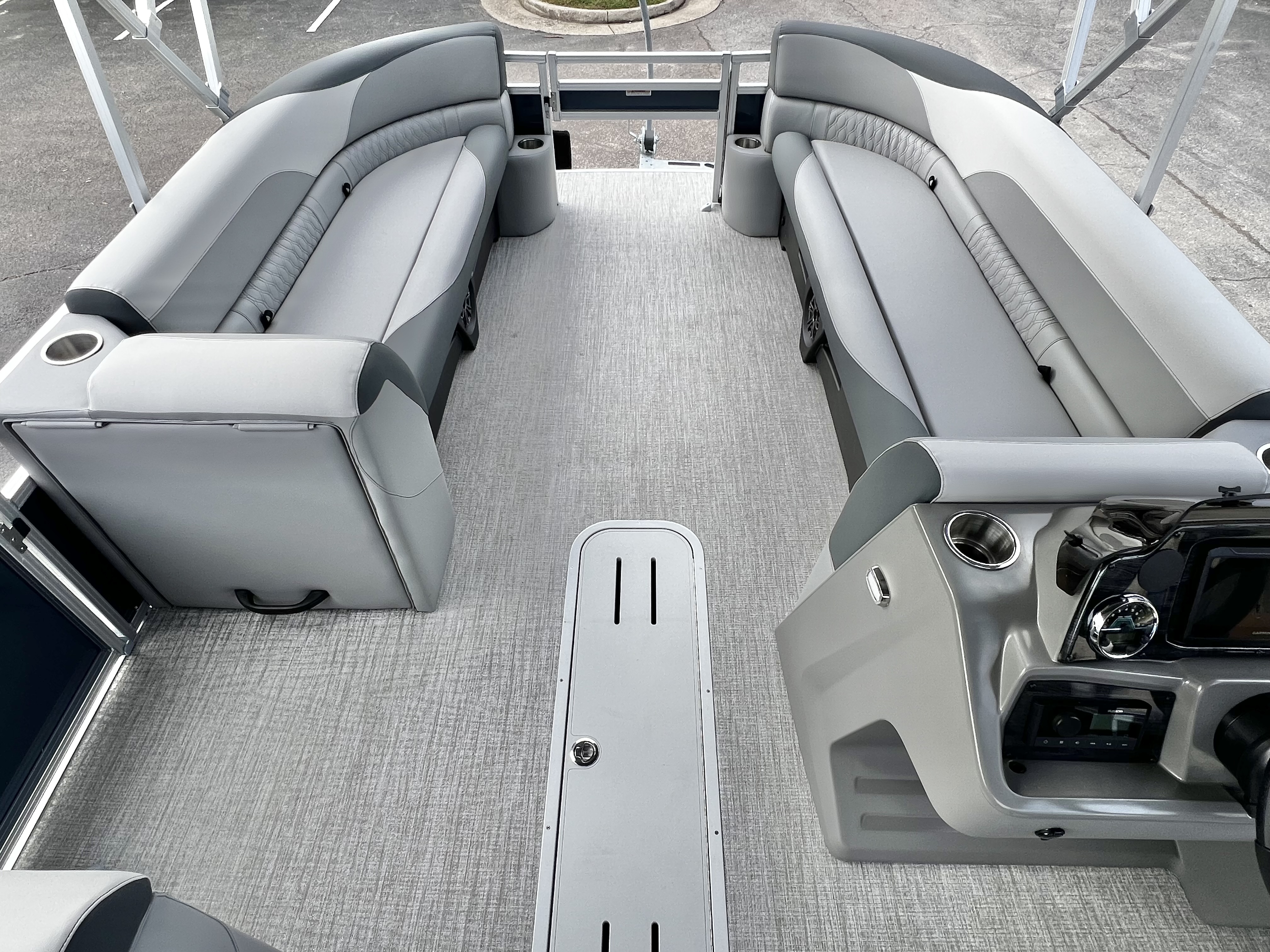 2026 Avalon Venture 85 25' Rear Fish Triple-Toon - IN STOCK