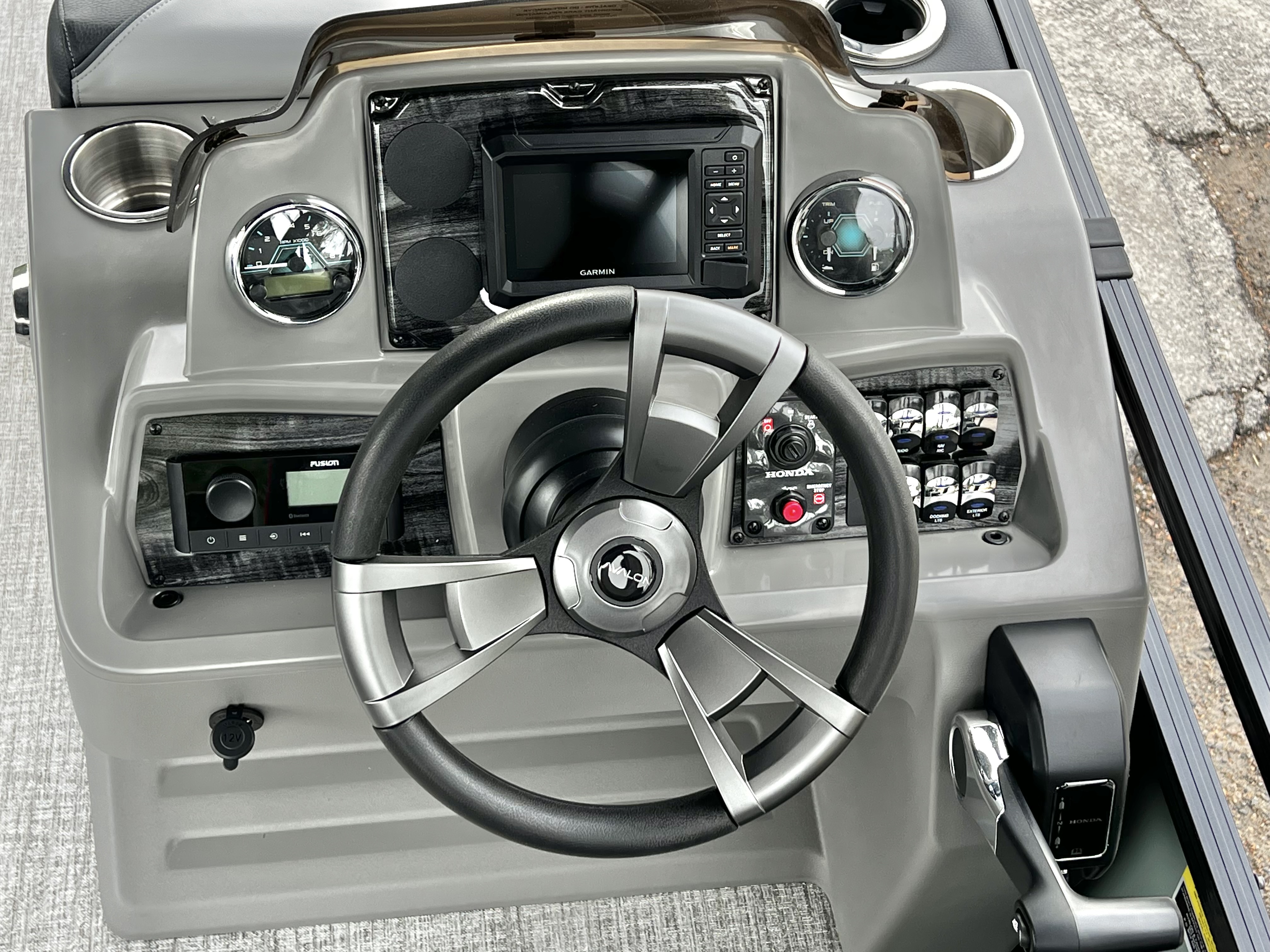 2026 Avalon Venture 85 25' Cruise Rear Bench Triple-Toon - IN STOCK - $78,637