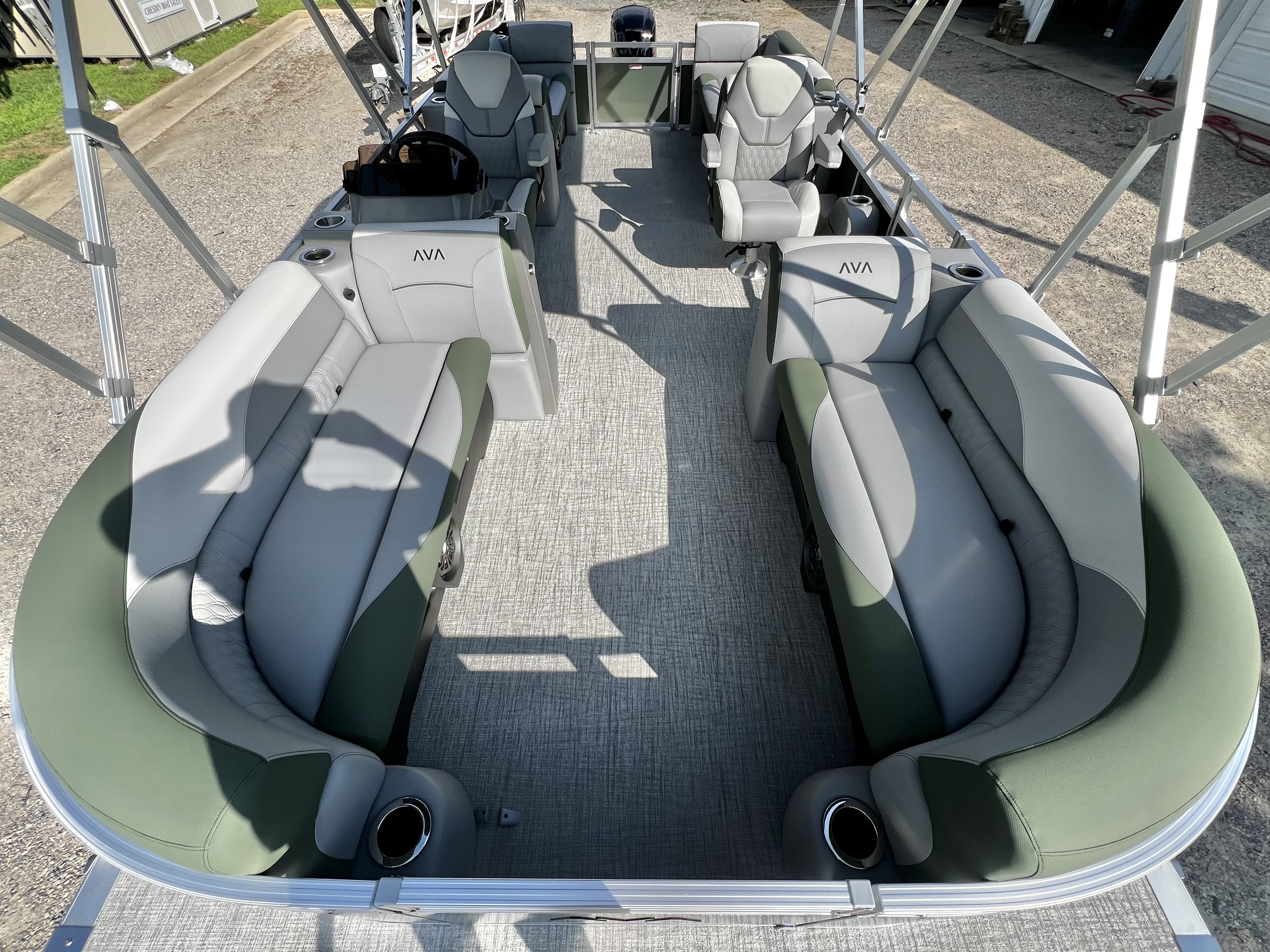 2027 Avalon Venture 85 23' Quad Lounge
