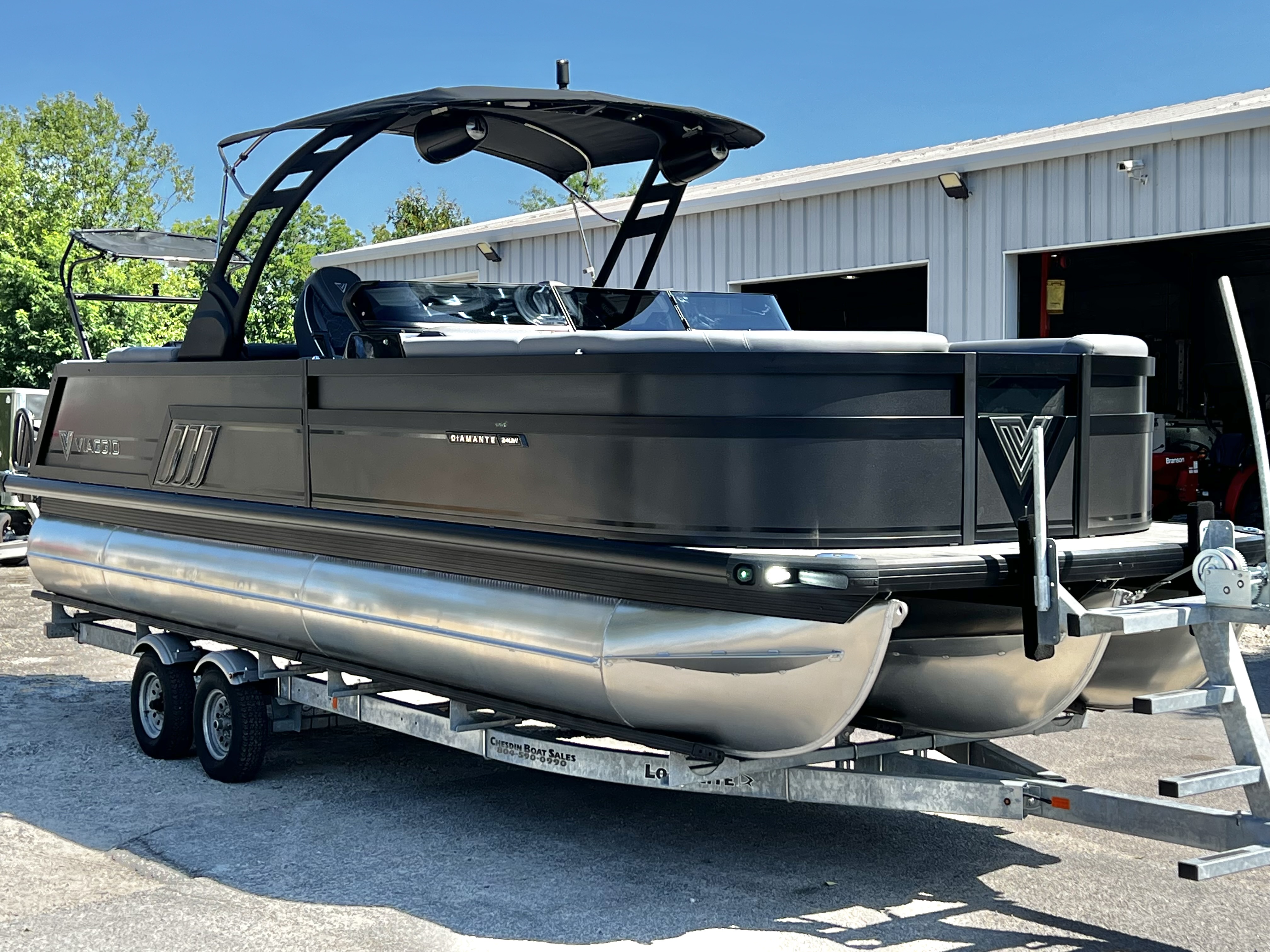2025 Viaggio Diamante 24' UW A-T (Quad Lounge Windshield) - Triple Toon - IN STOCK - $138,995