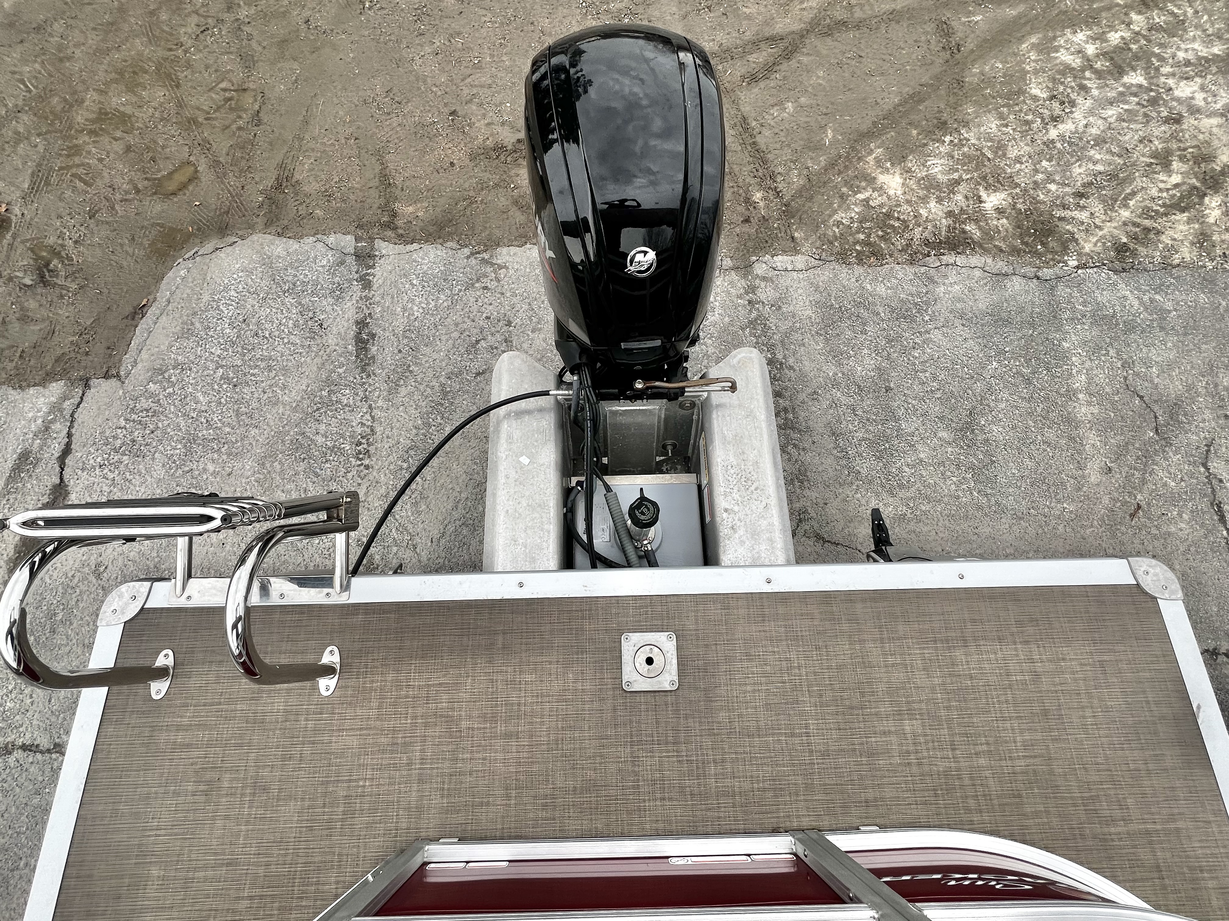 Used 2024 Sun Tracker 20' Party Barge DLX