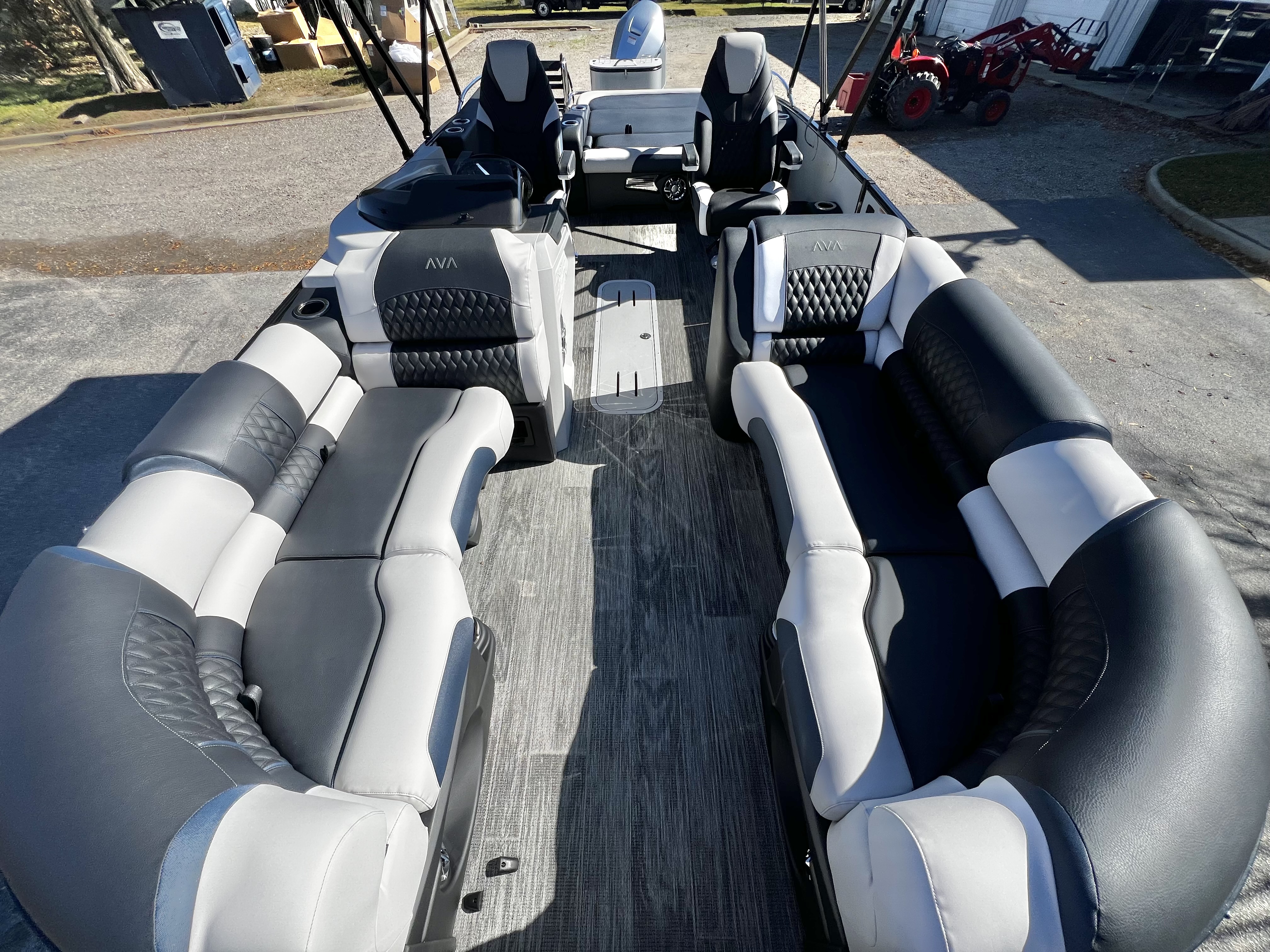 2026 Avalon Catalina 23' Versatile Rear Bench Triple-Toon - IN STOCK