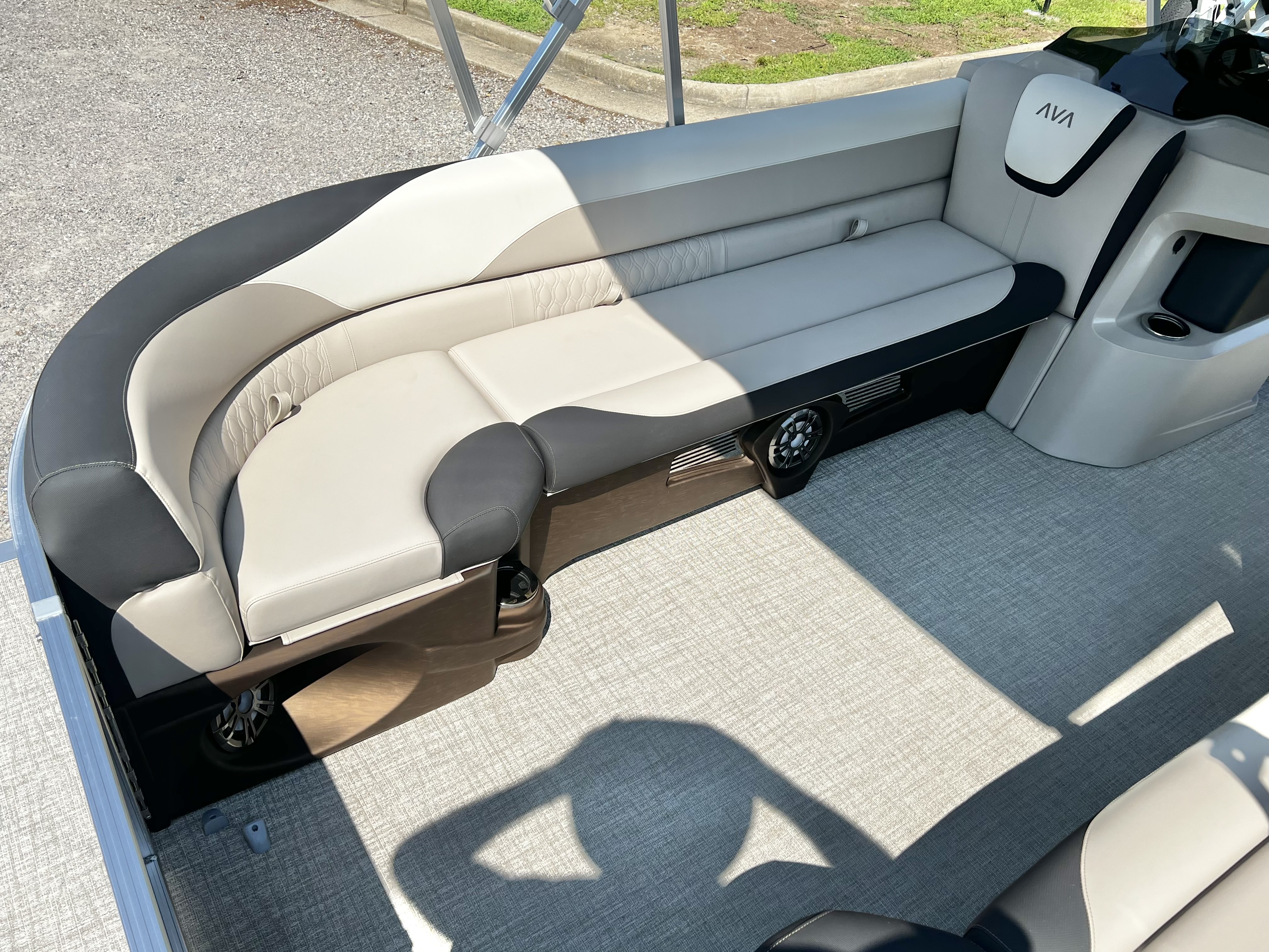 2027 Avalon LSZ 25' Entertainer