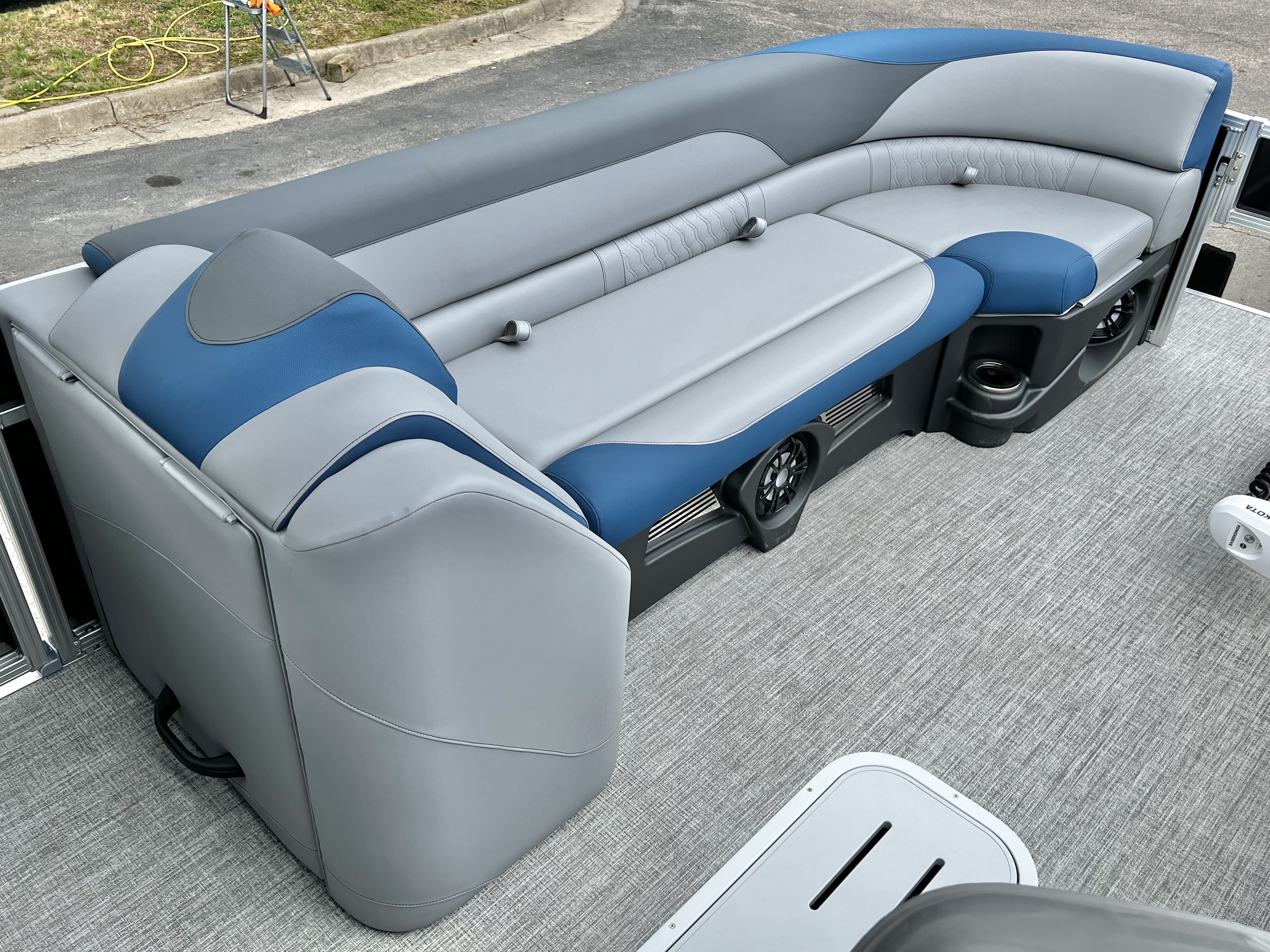 2026 Avalon LSZ 23' Cruise Triple-Toon - IN STOCK - $67,924