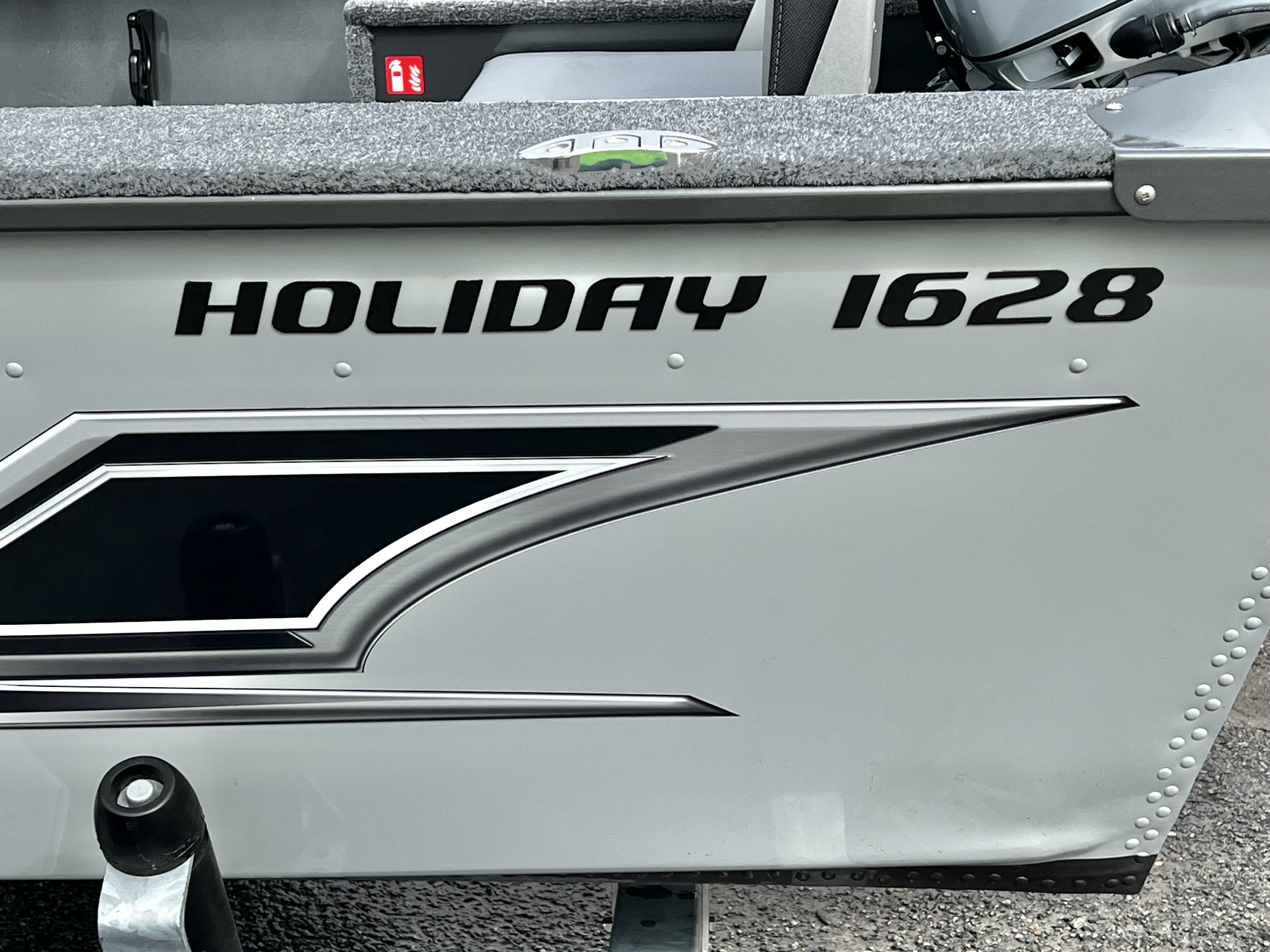 2026 Mirrocraft 1628 Holiday