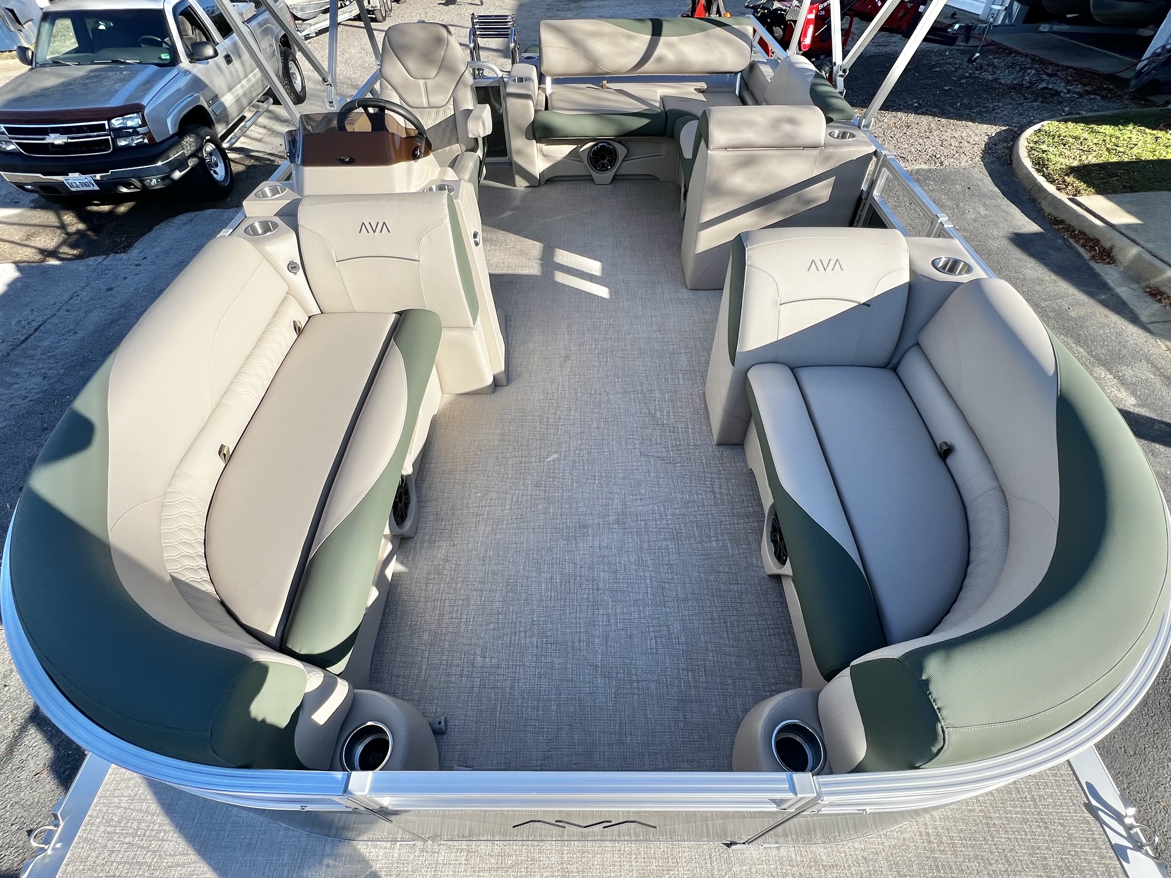 2026 Avalon Venture 85 21' Versatile Rear Bench - IN STOCK