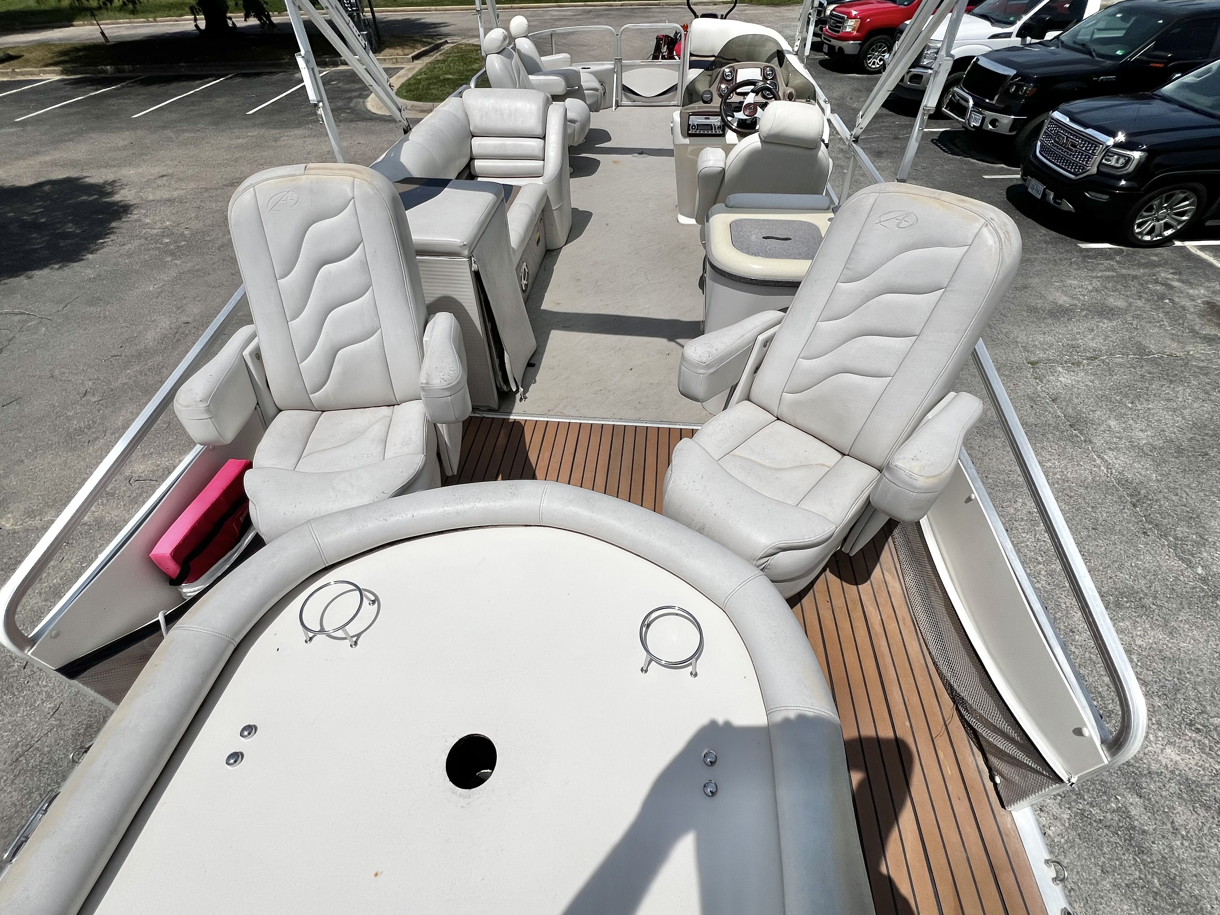 Used 2009 Avalon Paradise 26' Sandbar Triple-Toon - IN STOCK